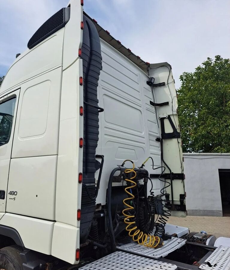Volvo Y OWIEWKI KABINY KOMPLET FH 12 13 XL ORYGINAŁ Volvo - Aerodinámica/ Spoiler para Camión: foto 5 Volvo Y OWIEWKI KABINY KOMPLET FH 12 13 XL ORYGINAŁ Volvo - Aerodinámica/ Spoiler para Camión: foto 5