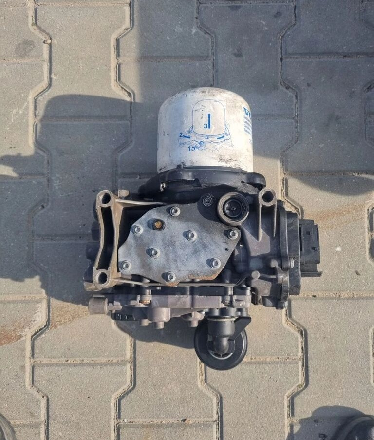 Volvo ZAWÓR APM FH 4 FMX 4 EURO 6 Volvo VOLVO FH 4 FMX 4 EURO 6 - Piezas de freno para Camión: foto 1 Volvo ZAWÓR APM FH 4 FMX 4 EURO 6 Volvo VOLVO FH 4 FMX 4 EURO 6 - Piezas de freno para Camión: foto 1