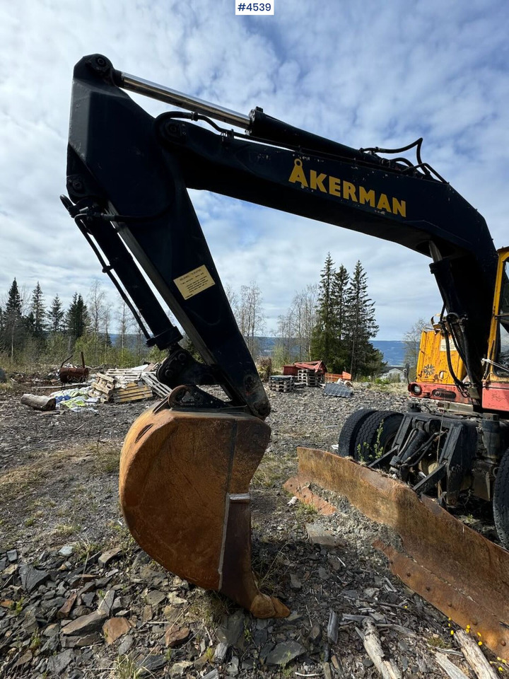 Excavadora 1979 Åkerman H9 Wheeled excavator w/ bucket. Repair object.: foto 8