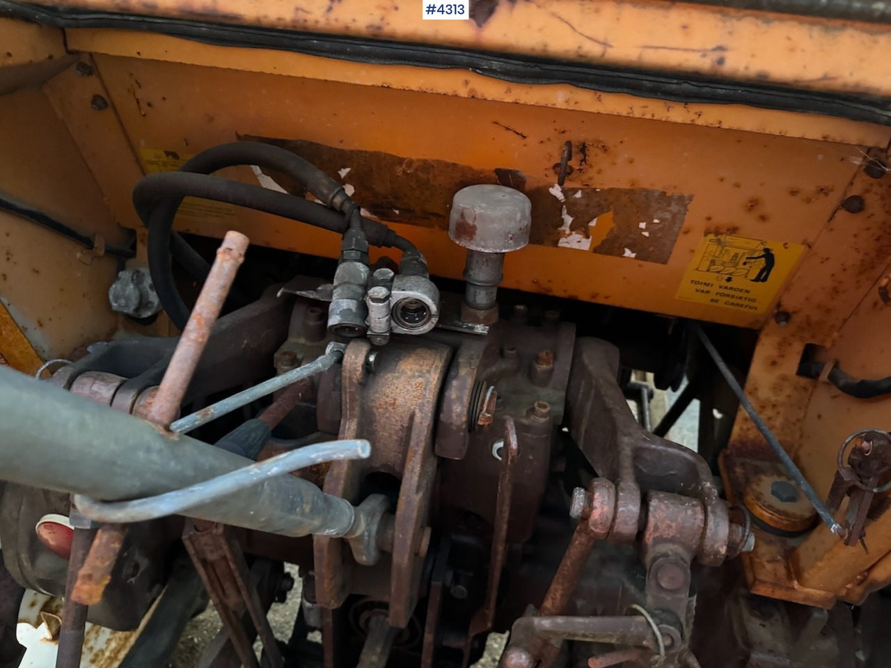 Tractor 1980 Valmet 602 m/ frontlaster: foto 15