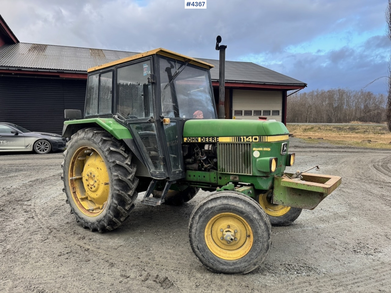 Tractor 1982 John Deere 1140 4x2 Tractor w/ Twin Wheels and Chains.: foto 1