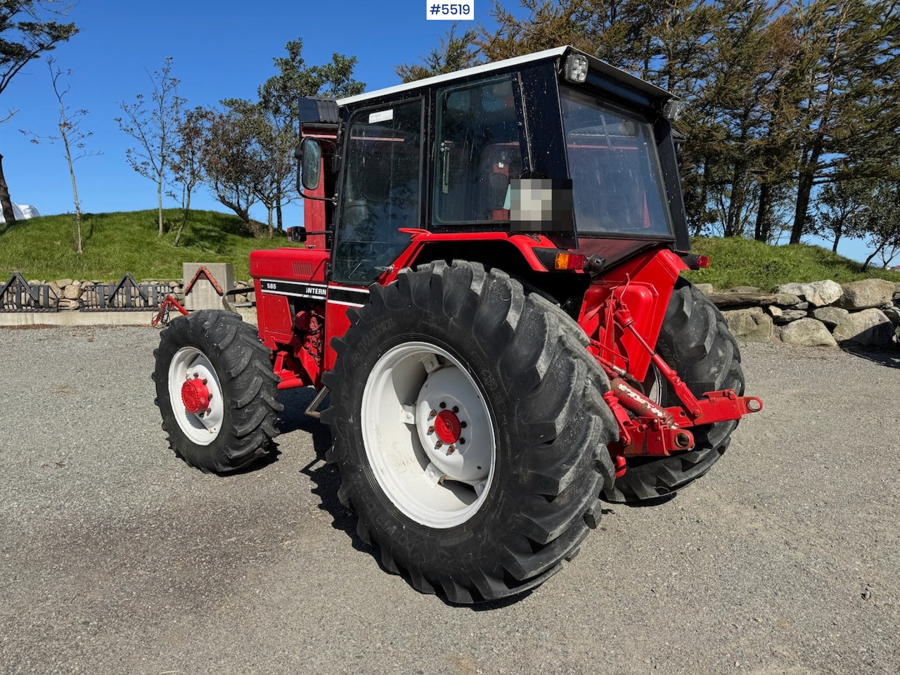 1983 International 585 - Tractor: foto 3 1983 International 585 - Tractor: foto 3