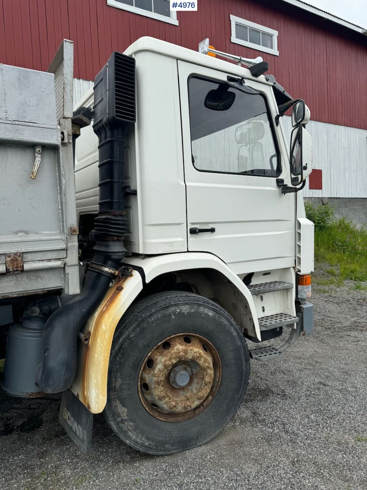 1996 Scania P93 4x2 tipper truck - Camión volquete: foto 2 1996 Scania P93 4x2 tipper truck - Camión volquete: foto 2