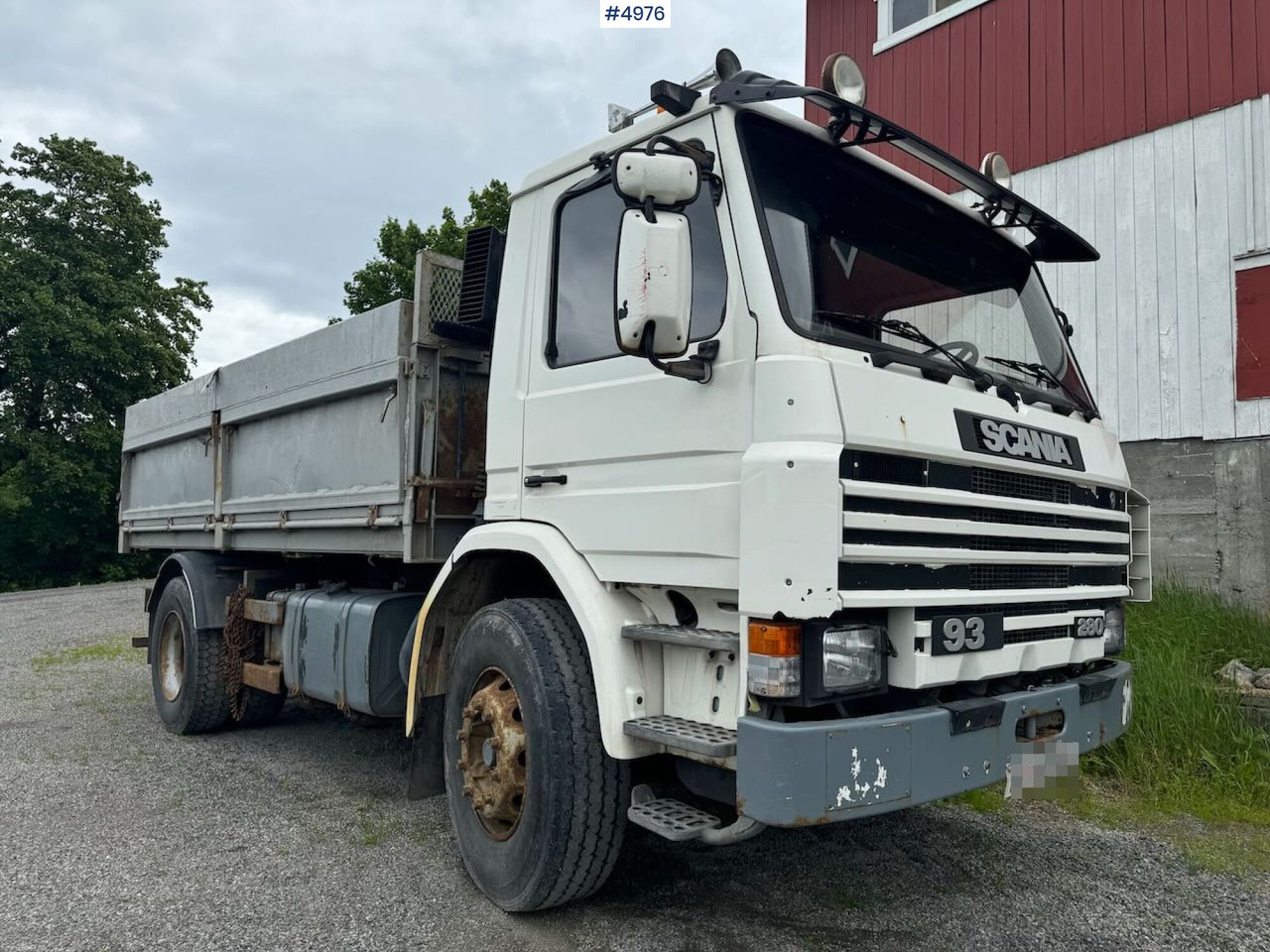 1996 Scania P93 4x2 tipper truck - Camión volquete: foto 4 1996 Scania P93 4x2 tipper truck - Camión volquete: foto 4