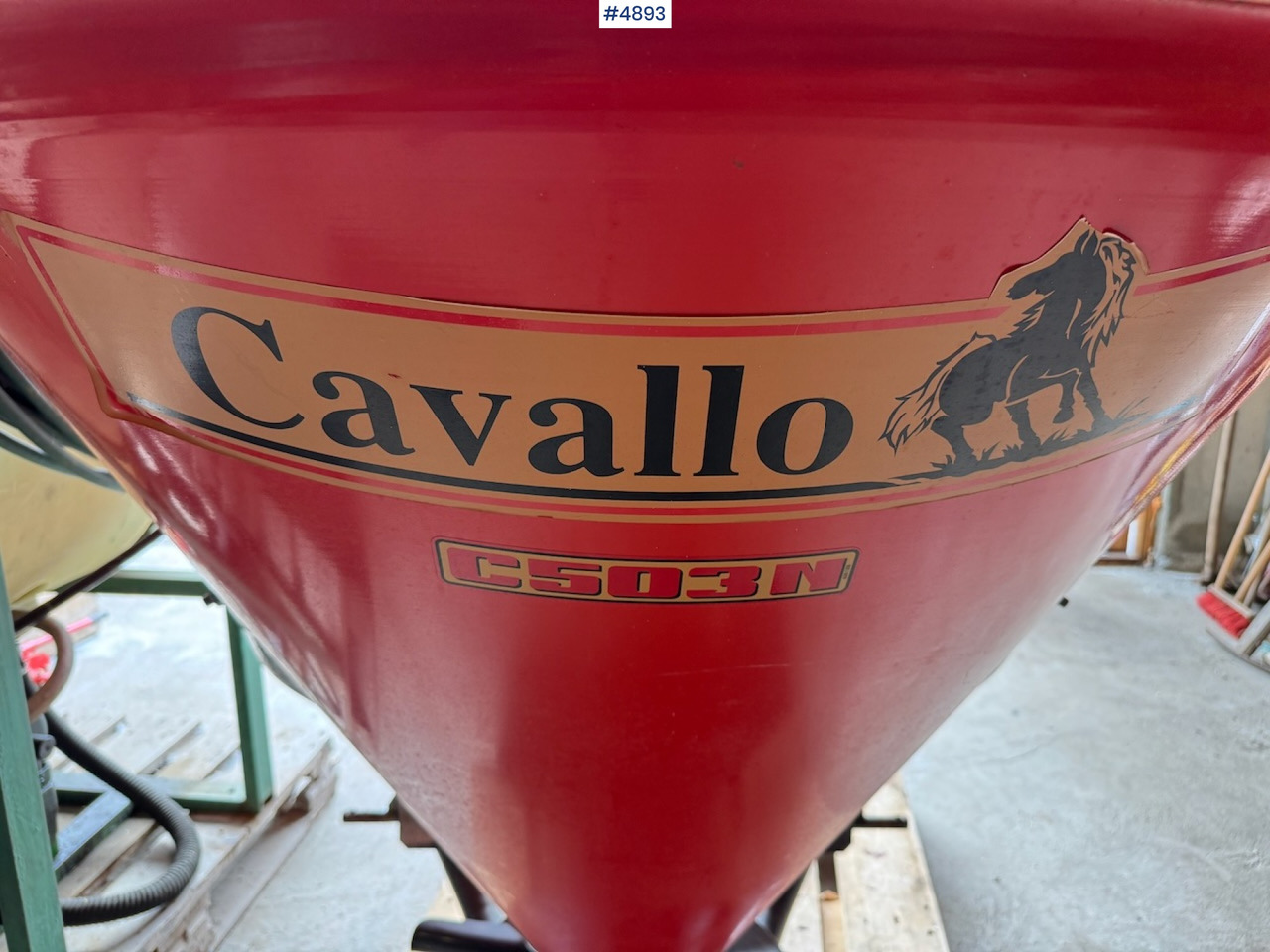 2001 Cavallo C503N. - Esparcidor de fertilizantes: foto 1 2001 Cavallo C503N. - Esparcidor de fertilizantes: foto 1