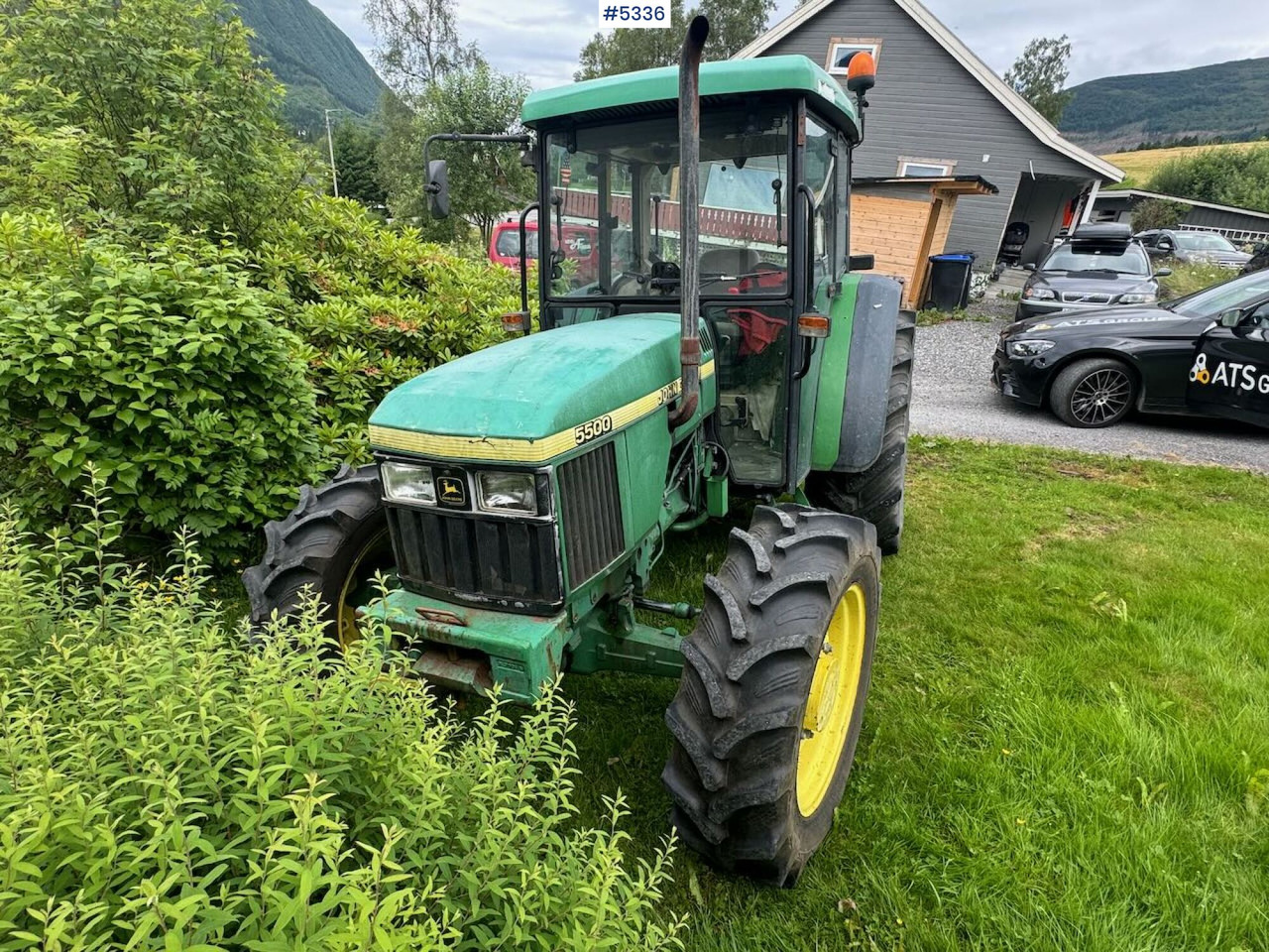 2001 John Deere 5500 - Tractor: foto 2 2001 John Deere 5500 - Tractor: foto 2