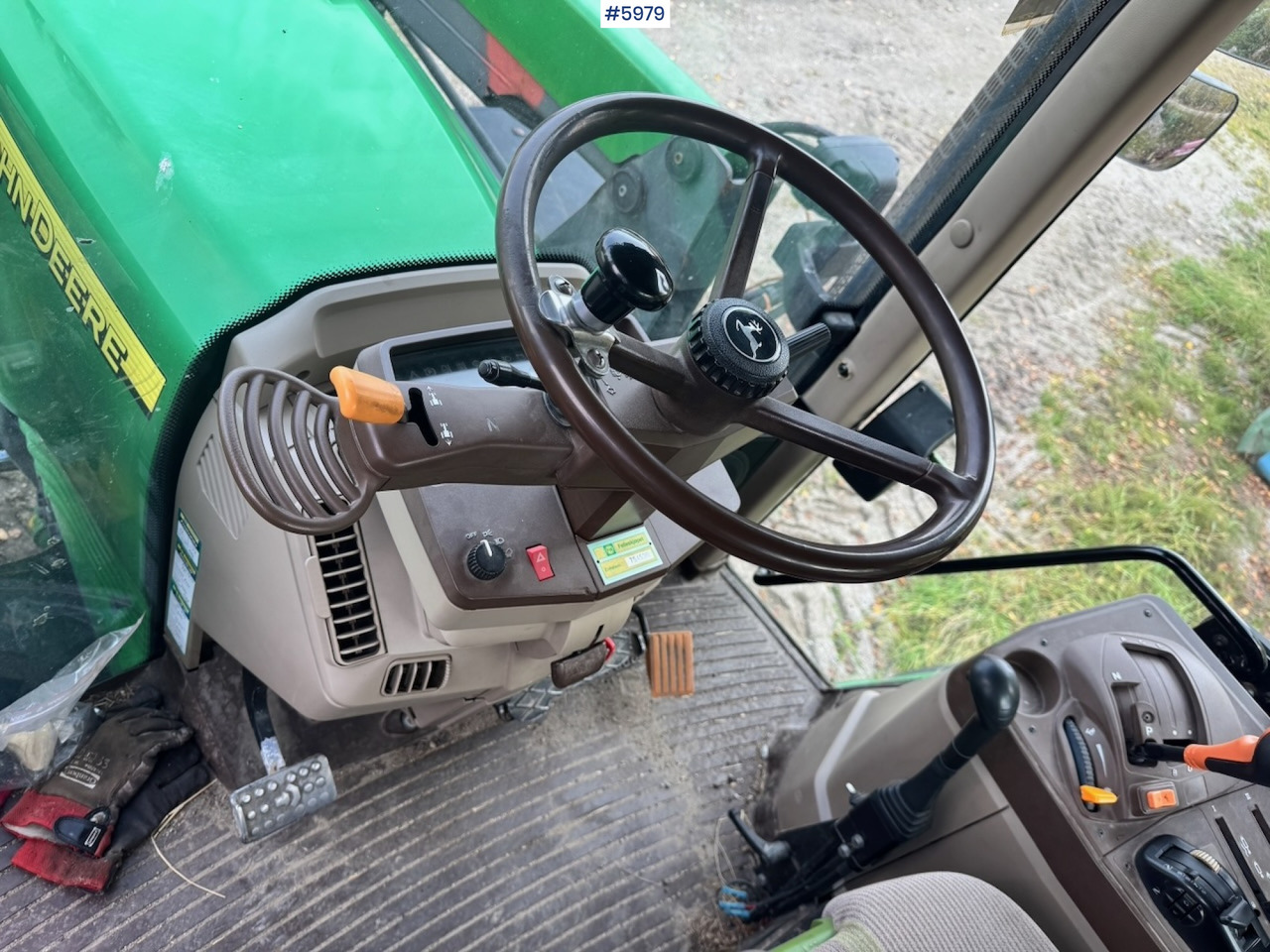 Tractor 2005 John Deere 6420 with Front Loader: foto 20 Tractor 2005 John Deere 6420 with Front Loader: foto 20