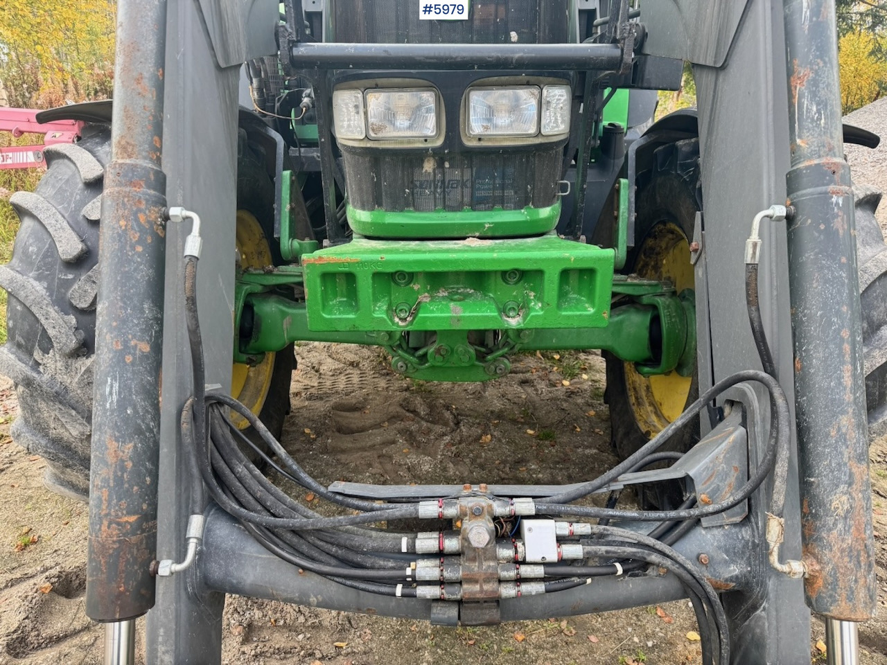 Tractor 2005 John Deere 6420 with Front Loader: foto 14 Tractor 2005 John Deere 6420 with Front Loader: foto 14