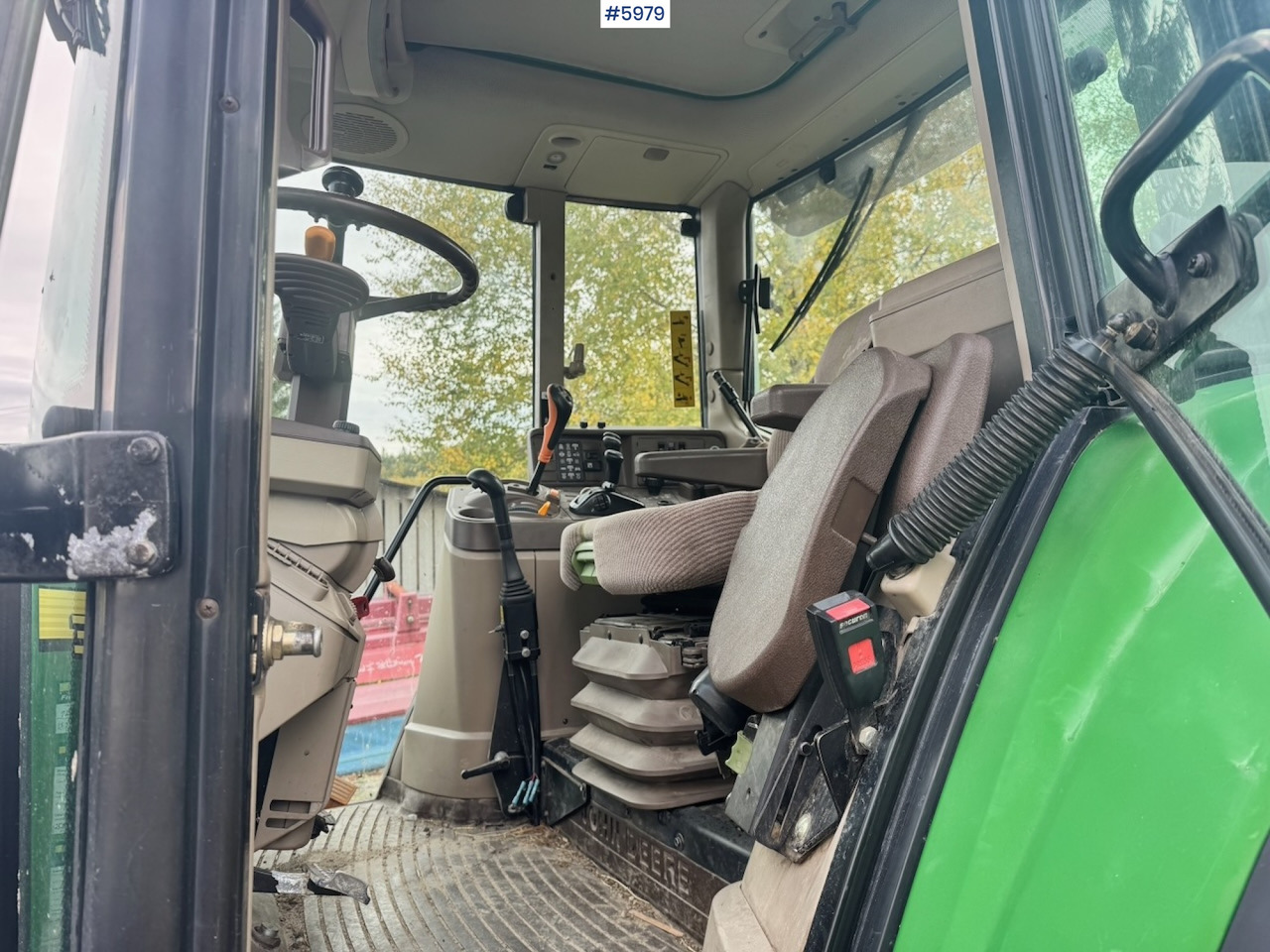 Tractor 2005 John Deere 6420 with Front Loader: foto 19 Tractor 2005 John Deere 6420 with Front Loader: foto 19