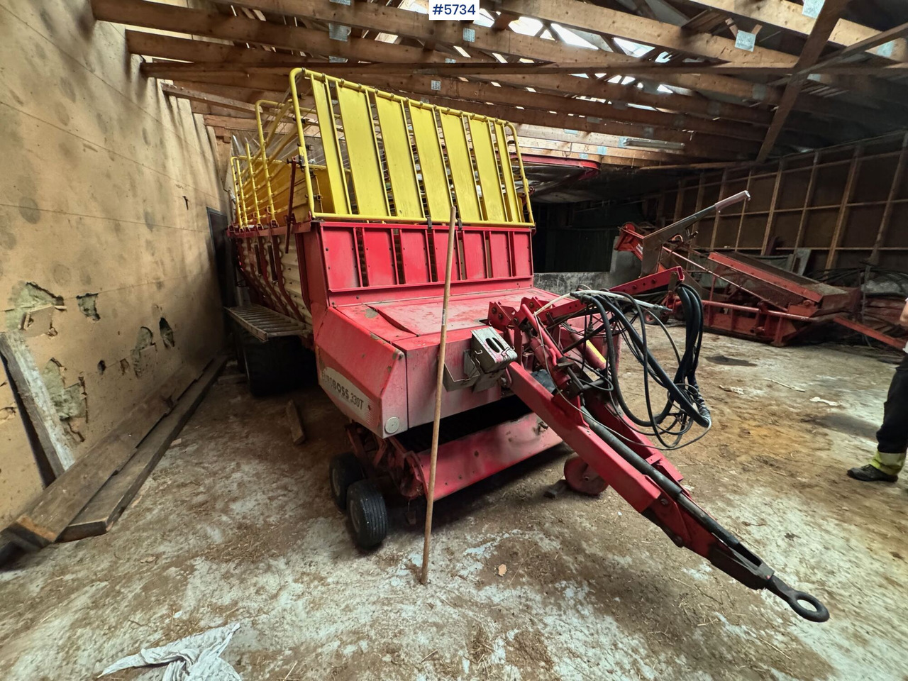 2005 Pottinger Euroboss 330t supermatic - Maquinaria de henificación: foto 4 2005 Pottinger Euroboss 330t supermatic - Maquinaria de henificación: foto 4