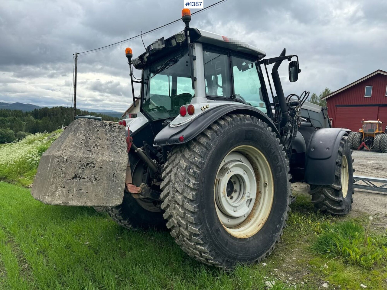2007 Valtra T190 4x4 Tractor w/ bucket - Tractor: foto 3 2007 Valtra T190 4x4 Tractor w/ bucket - Tractor: foto 3