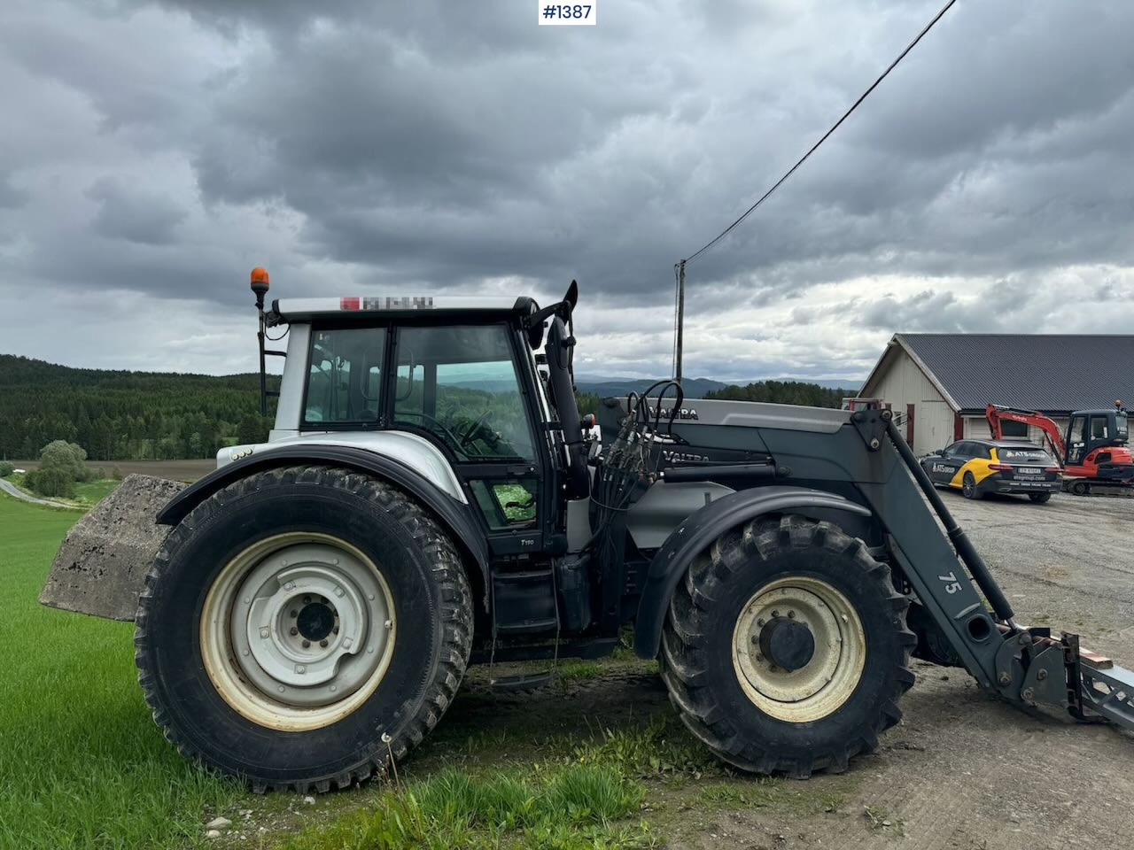 2007 Valtra T190 4x4 Tractor w/ bucket - Tractor: foto 2 2007 Valtra T190 4x4 Tractor w/ bucket - Tractor: foto 2