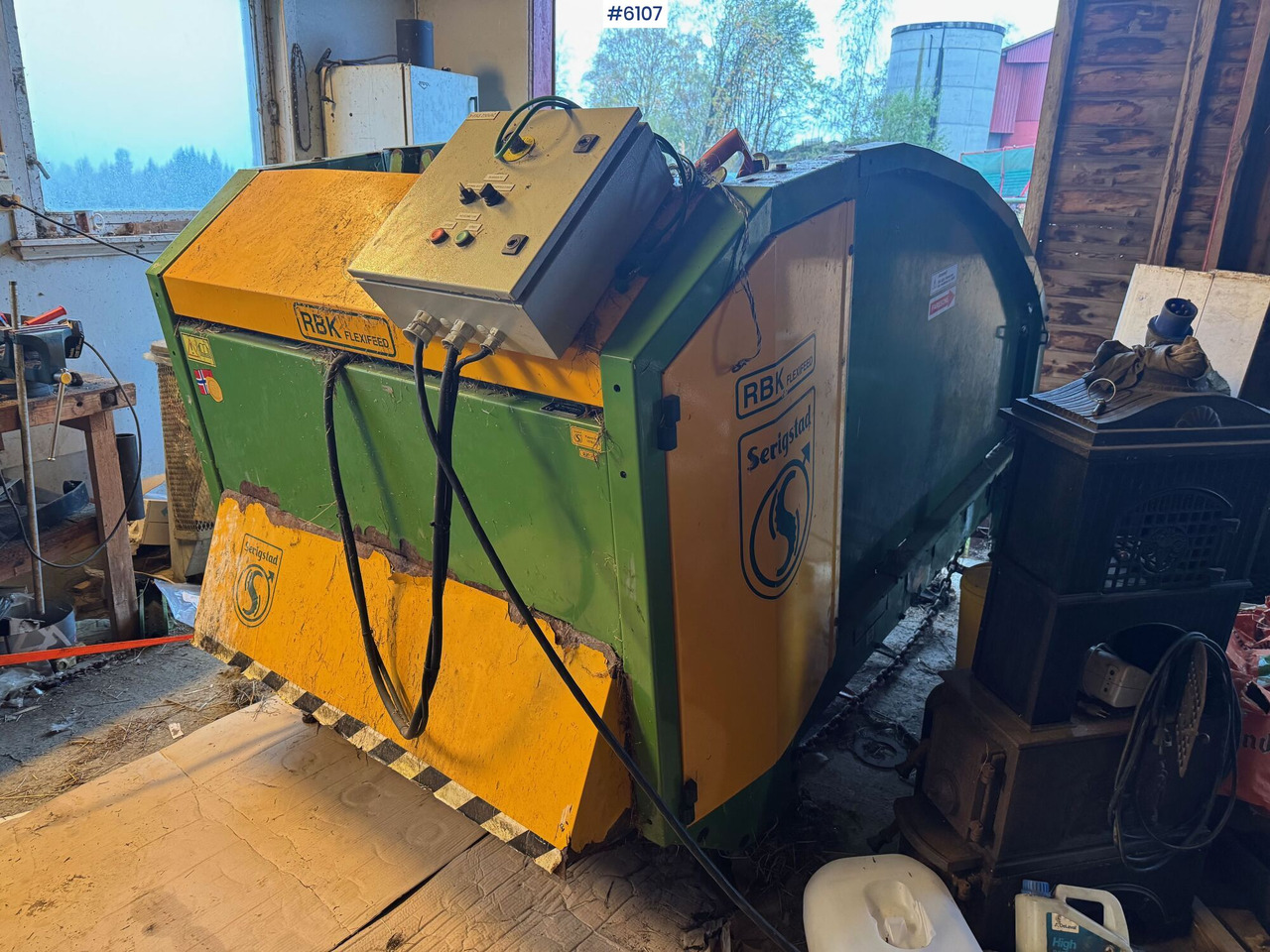 2009 Serigstad RBK Flexifeed round bale cutter - Maquinaria de henificación: foto 1 2009 Serigstad RBK Flexifeed round bale cutter - Maquinaria de henificación: foto 1