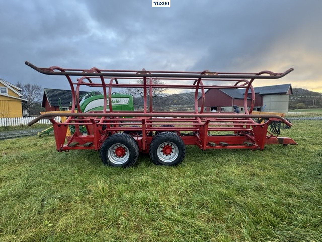 2011 Keltec round bale trailer - Maquinaria de henificación: foto 1 2011 Keltec round bale trailer - Maquinaria de henificación: foto 1