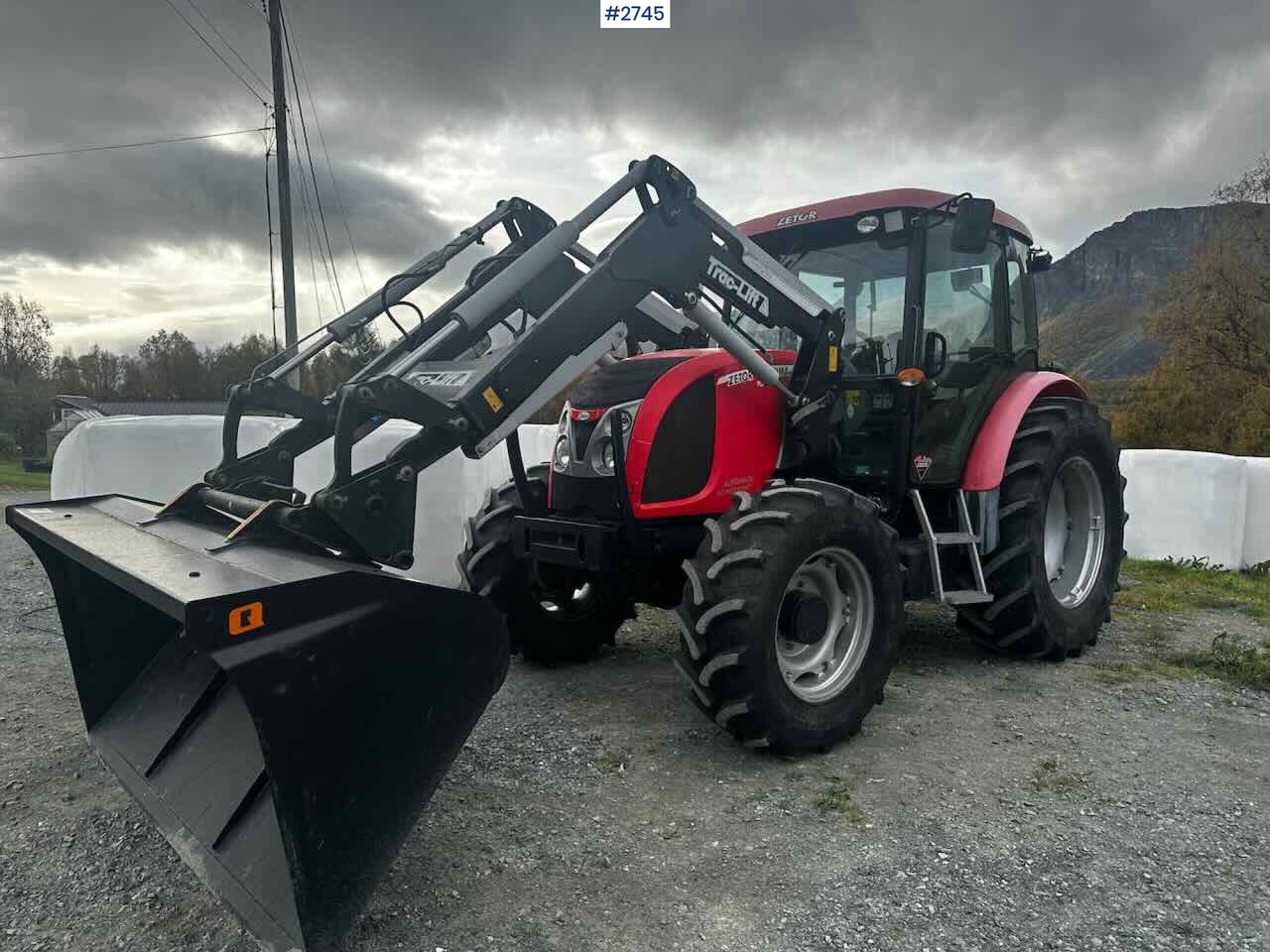 2012 ZETOR PROXIMA POWER 90 w/ Trac-lift Front loader and Bucket - Tractor: foto 2 2012 ZETOR PROXIMA POWER 90 w/ Trac-lift Front loader and Bucket - Tractor: foto 2