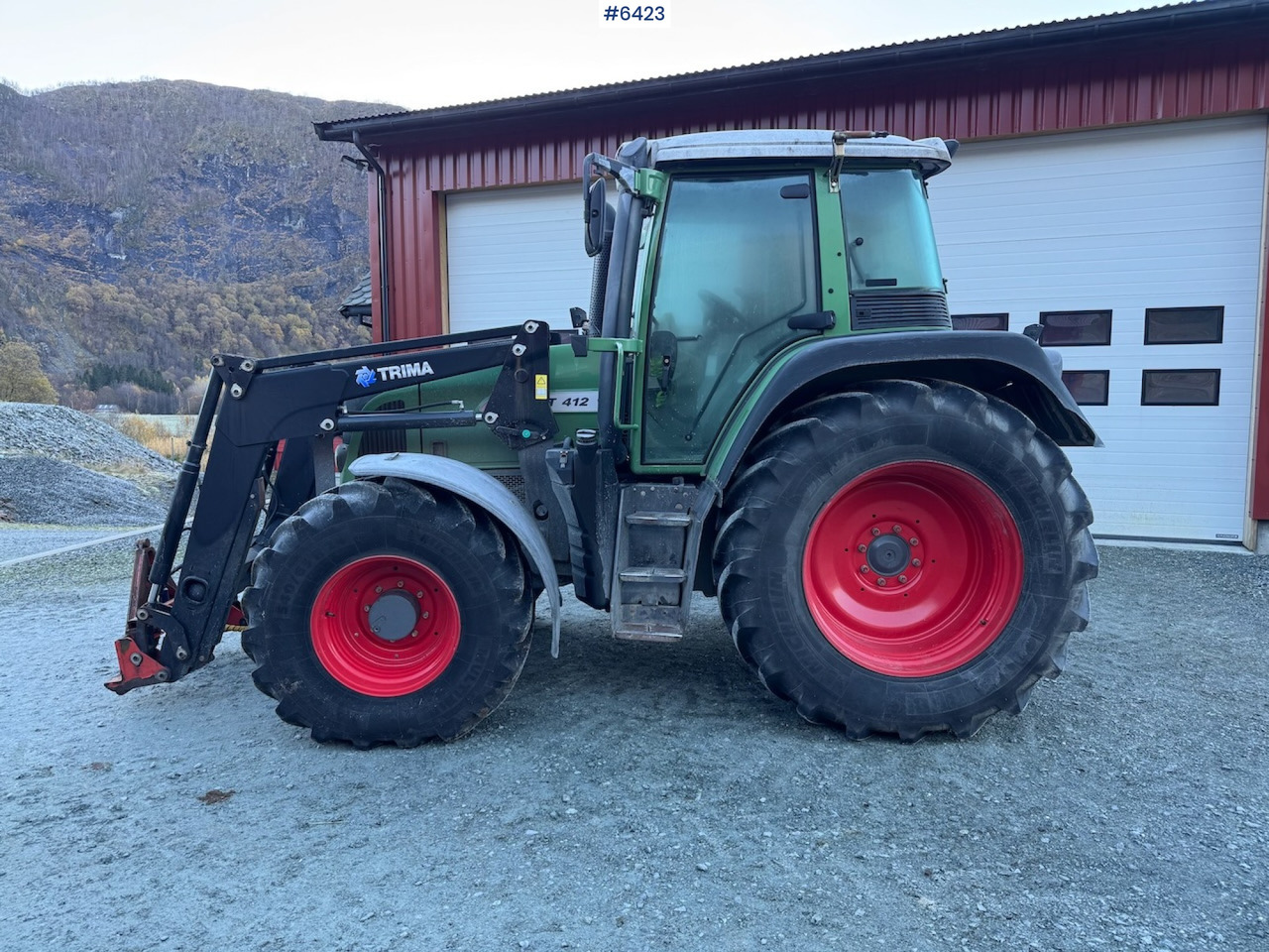 2013 Fendt 412 Vario TMS w/ front loader and plow plate. New engine! - Tractor: foto 1 2013 Fendt 412 Vario TMS w/ front loader and plow plate. New engine! - Tractor: foto 1