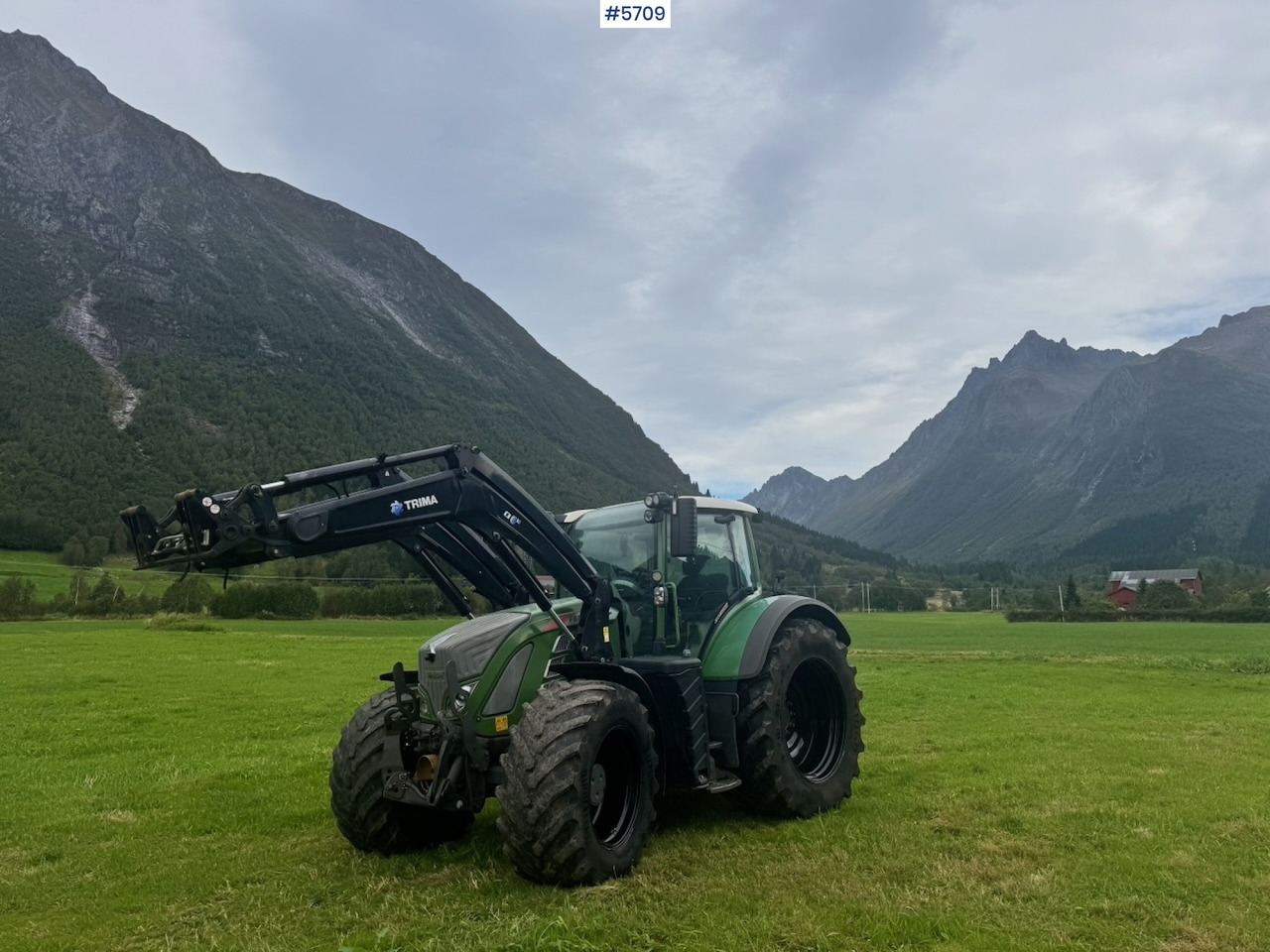 2017 Fendt 724 Vario w/ GPS, Front PTO, Loader and hydraulics. - Tractor: foto 1 2017 Fendt 724 Vario w/ GPS, Front PTO, Loader and hydraulics. - Tractor: foto 1