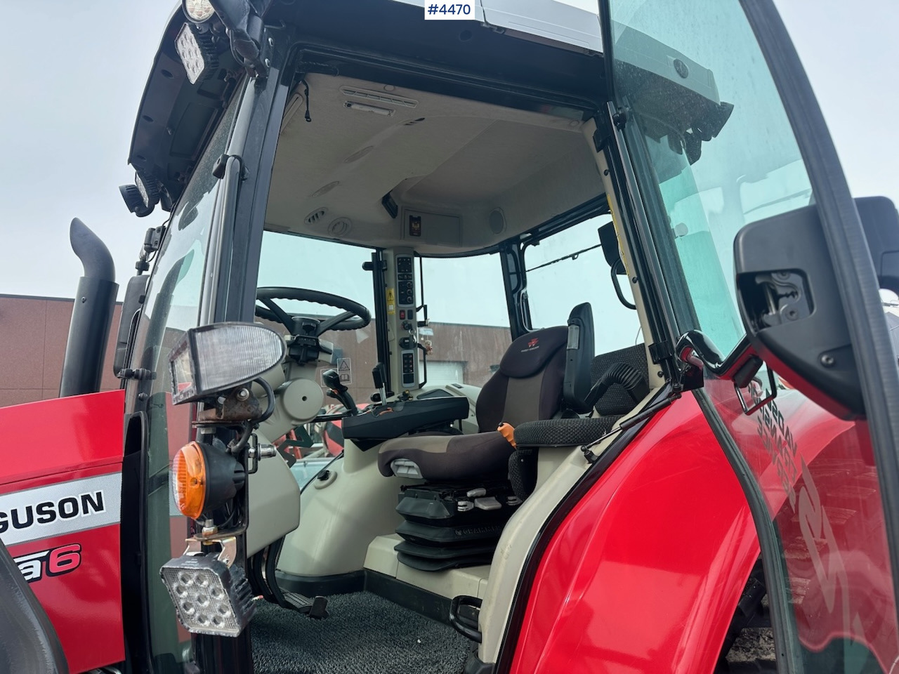 Tractor 2018 Massey Ferguson MF5713 S w/ 2020 Dalen snow blower: foto 12