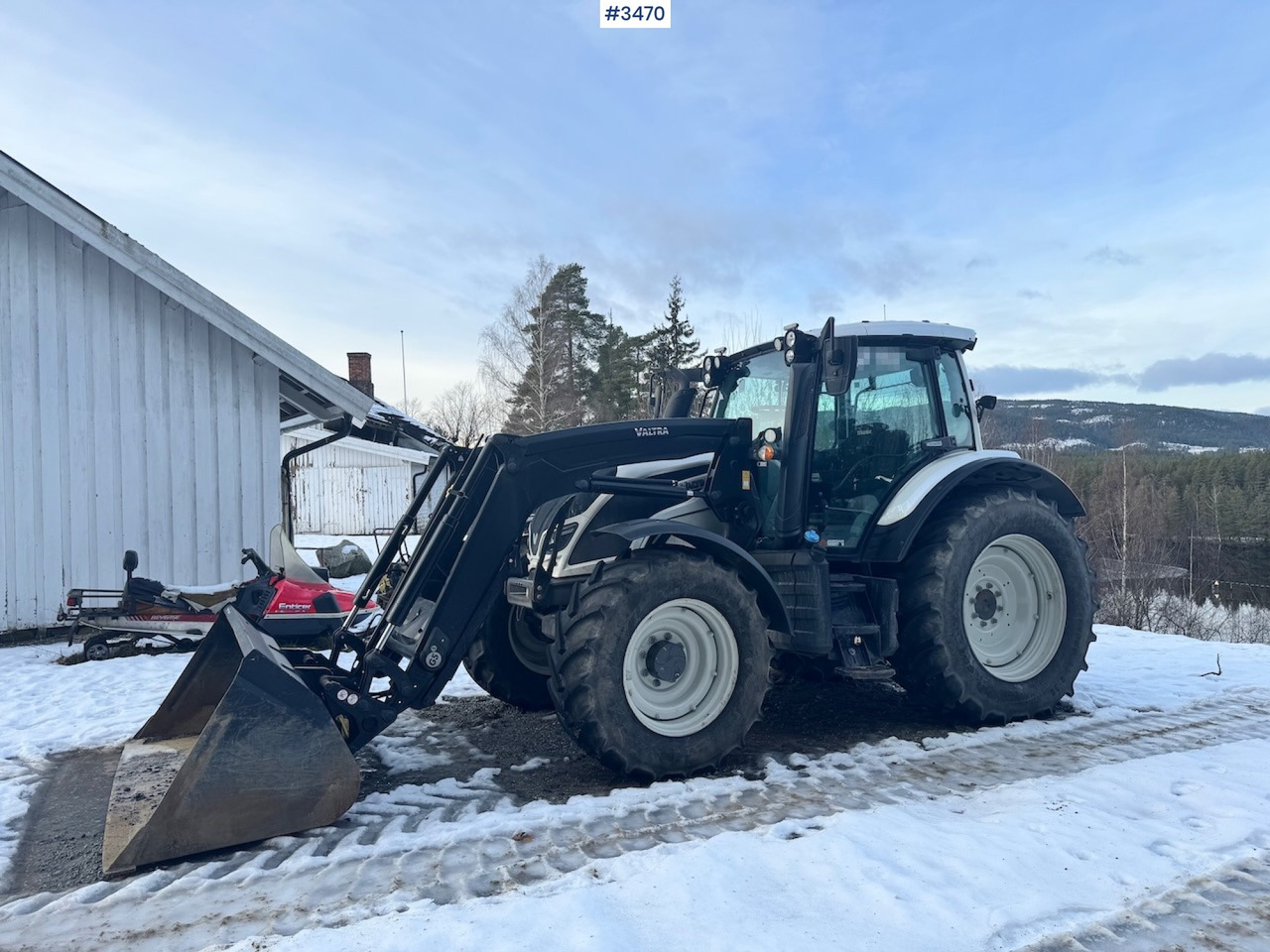 2019 Valtra N134 w/ Front loader and bucket. 900 hours! - Tractor: foto 2 2019 Valtra N134 w/ Front loader and bucket. 900 hours! - Tractor: foto 2