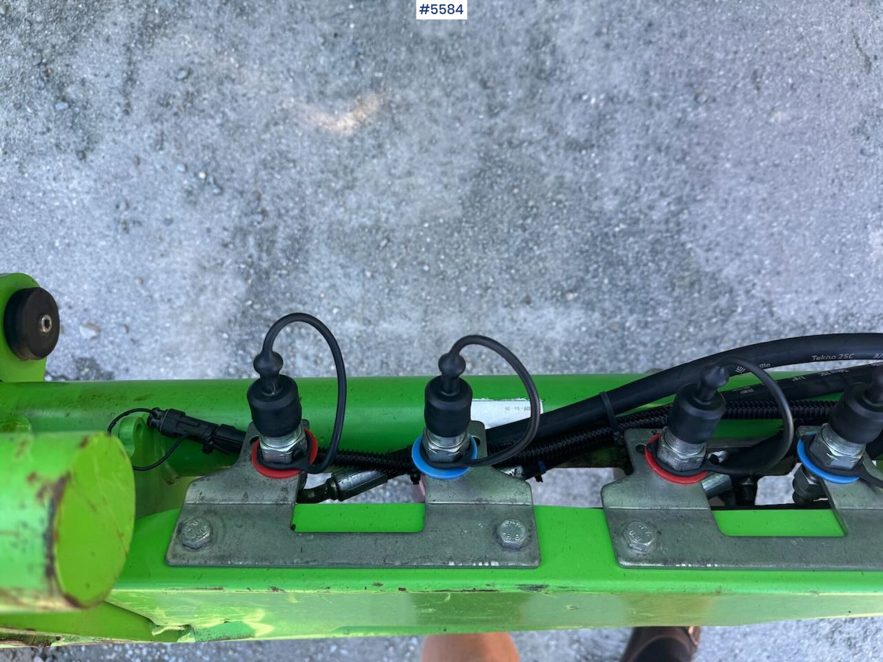 Tractor 2020 Deutz-Fahr 6215 Agrotron w/ front loader & 2 sets of tires: foto 19 Tractor 2020 Deutz-Fahr 6215 Agrotron w/ front loader & 2 sets of tires: foto 19