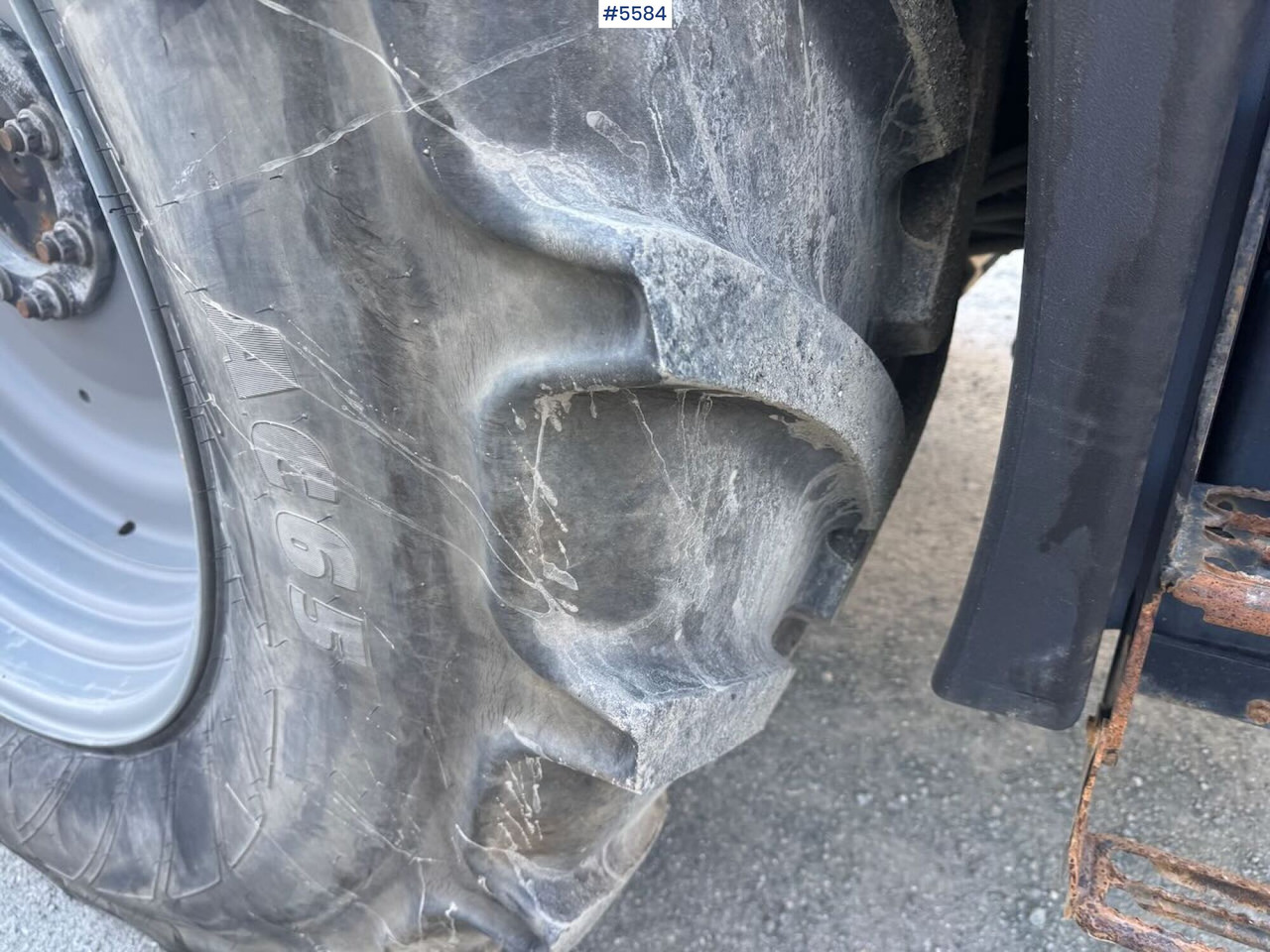 Tractor 2020 Deutz-Fahr 6215 Agrotron w/ front loader & 2 sets of tires: foto 10 Tractor 2020 Deutz-Fahr 6215 Agrotron w/ front loader & 2 sets of tires: foto 10