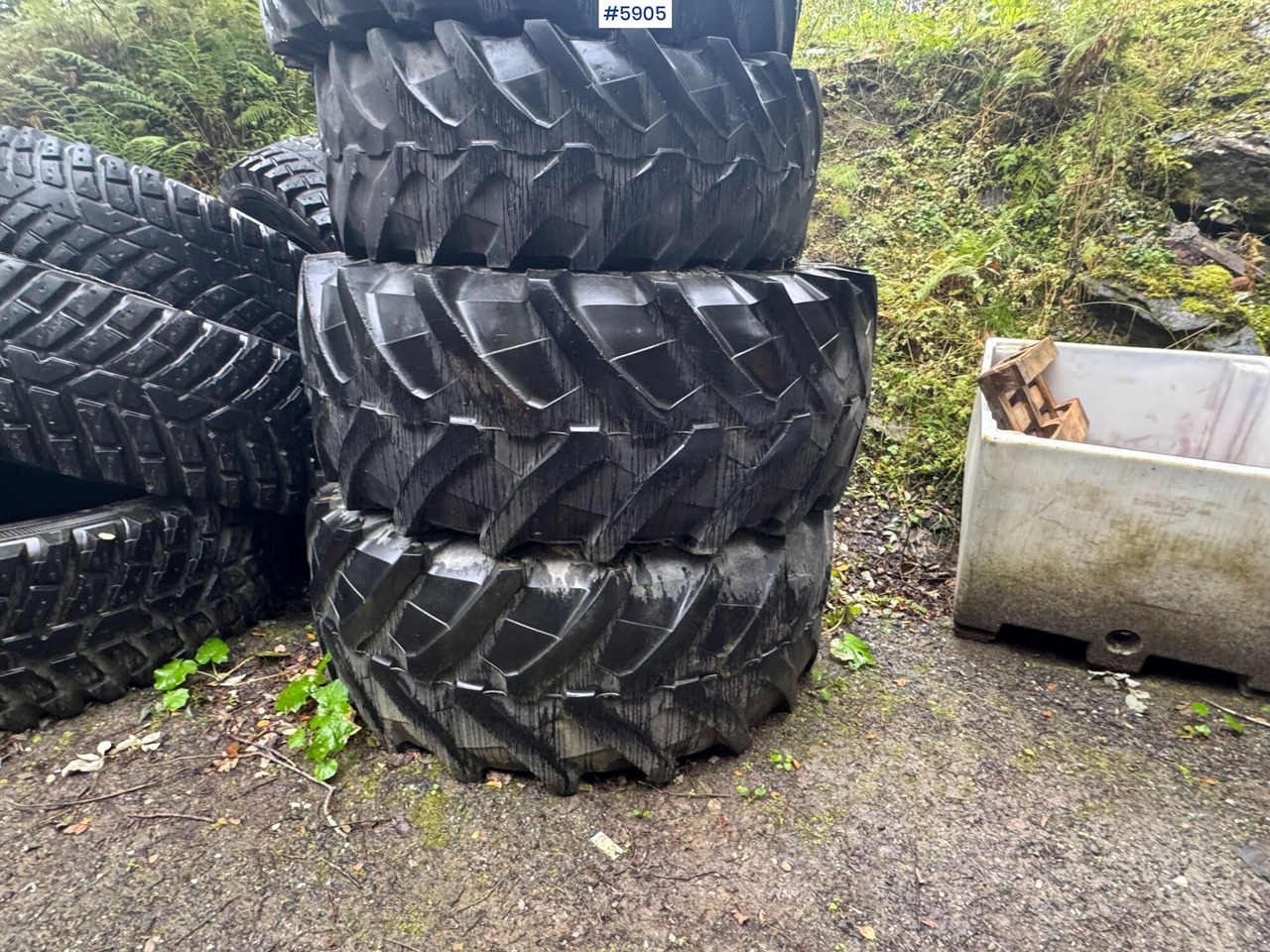 8 pcs Nokian TRI 2 tires. 4 pcs on rims! - Rueda completa para Maquinaria de construcción: foto 4 8 pcs Nokian TRI 2 tires. 4 pcs on rims! - Rueda completa para Maquinaria de construcción: foto 4