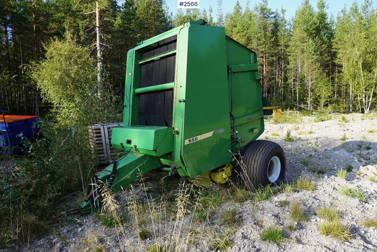Maquinaria de henificación John Deere 550 round baler: foto 1