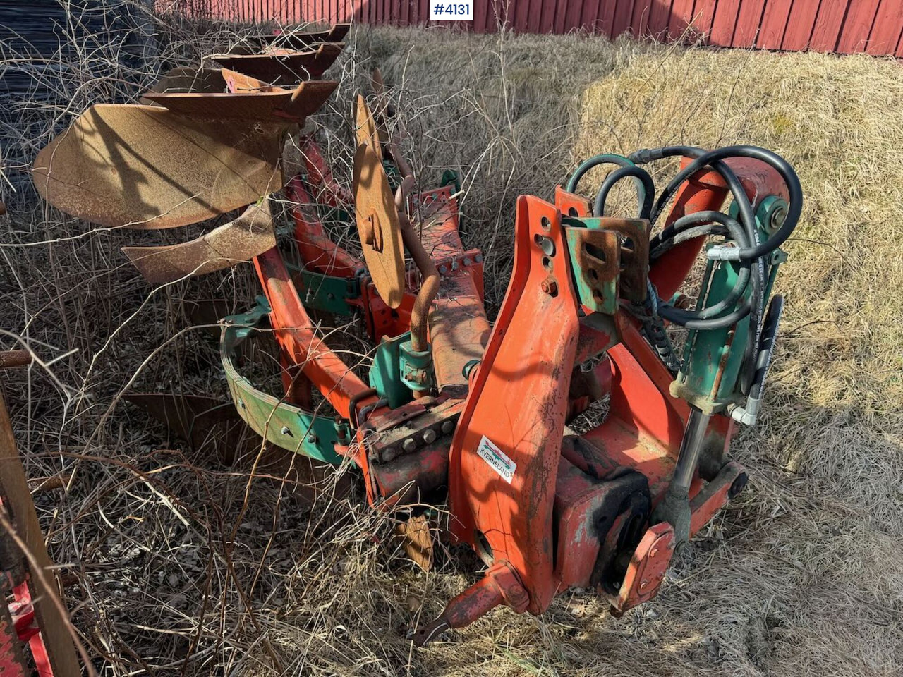 Kverneland 3 furrow reversible plough - Equipo para trabajo del suelo: foto 4 Kverneland 3 furrow reversible plough - Equipo para trabajo del suelo: foto 4
