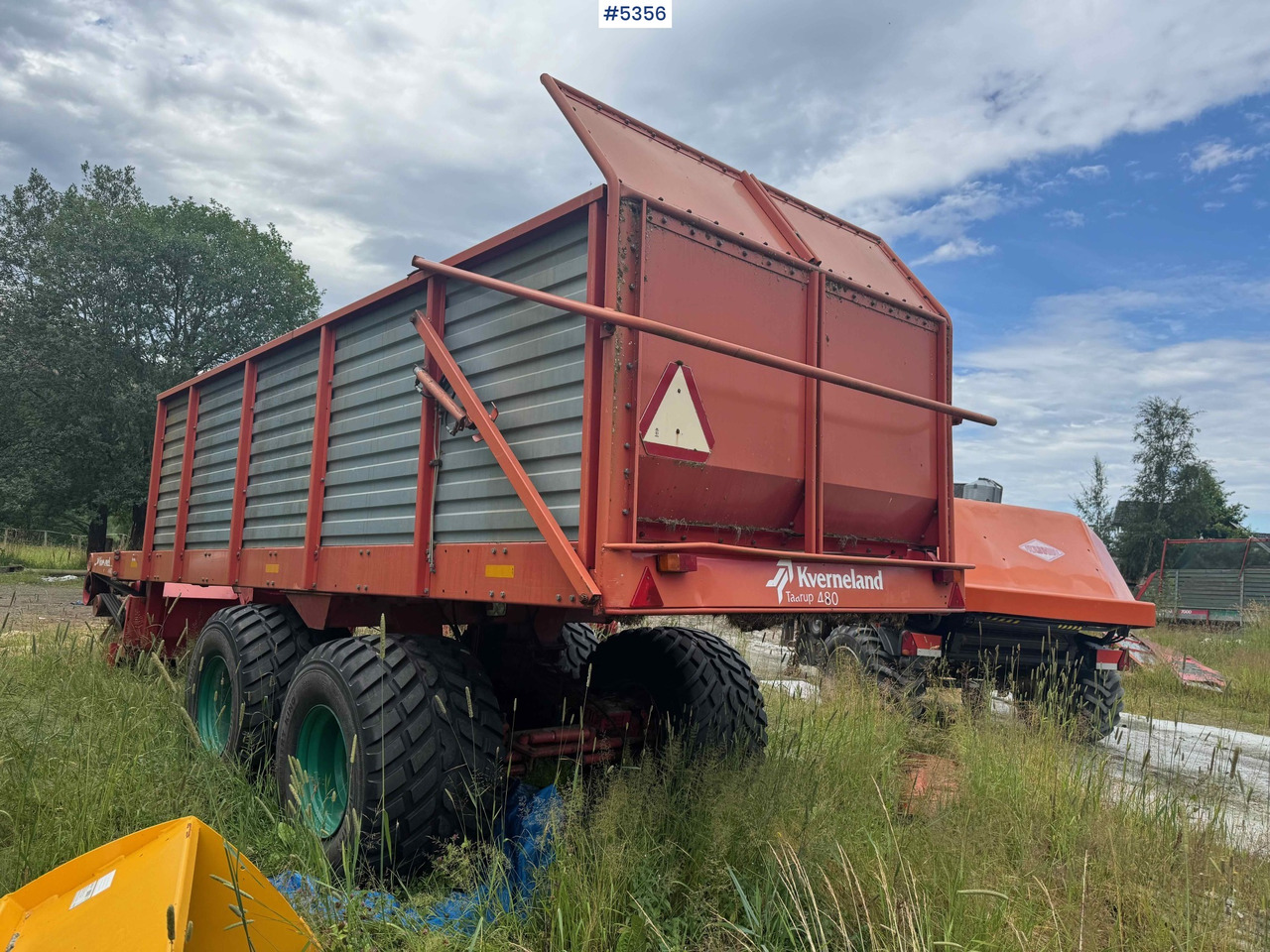 Maquinaria de henificación Kverneland Tårup 480 grass trailer w/ trimmer!: foto 8