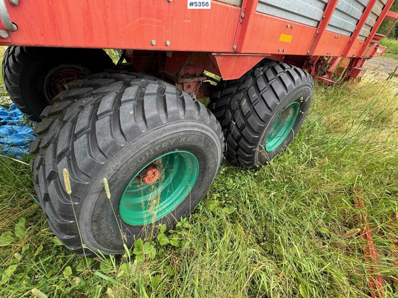 Maquinaria de henificación Kverneland Tårup 480 grass trailer w/ trimmer!: foto 11