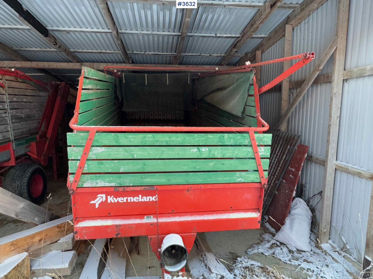 Kverneland UN7000 unloading trailer - Maquinaria de henificación: foto 2 Kverneland UN7000 unloading trailer - Maquinaria de henificación: foto 2