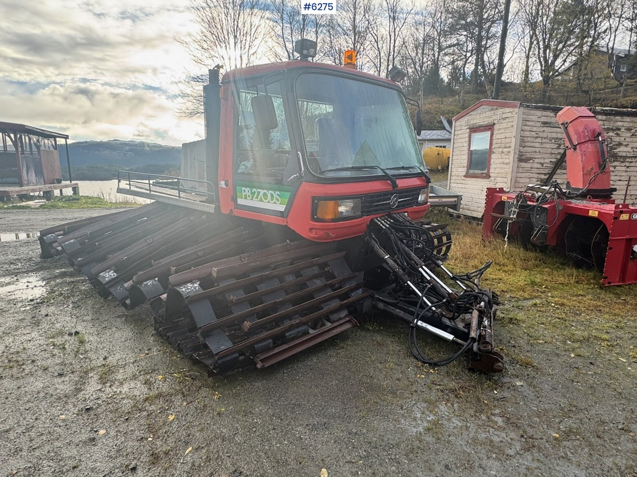 1985 Kässbohrer PB 270DS treadle machine w/ cutters and smoothing board - Vehículo municipal: foto 1 1985 Kässbohrer PB 270DS treadle machine w/ cutters and smoothing board - Vehículo municipal: foto 1