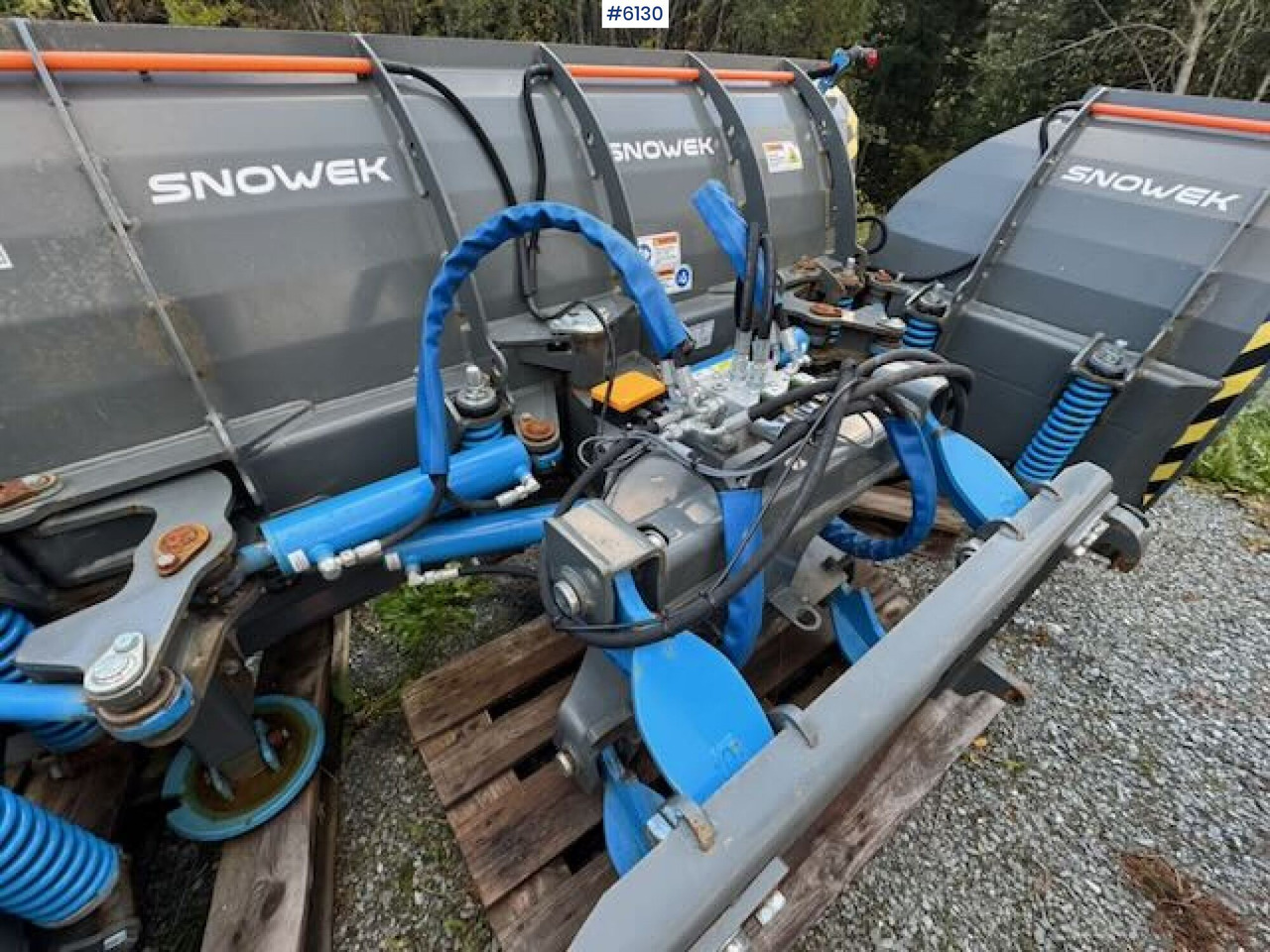Leasing de 2023 Snowek U420 U-plow w/ remote control! 2023 Snowek U420 U-plow w/ remote control!: foto 14 Leasing de 2023 Snowek U420 U-plow w/ remote control! 2023 Snowek U420 U-plow w/ remote control!: foto 14