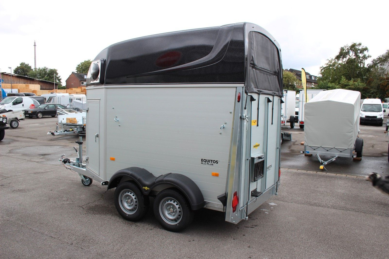 Humbaur Equitos Alu Plus 2400 Pferdeanhänger Sattelkamme - Remolque transporte de ganado: foto 2 Humbaur Equitos Alu Plus 2400 Pferdeanhänger Sattelkamme - Remolque transporte de ganado: foto 2