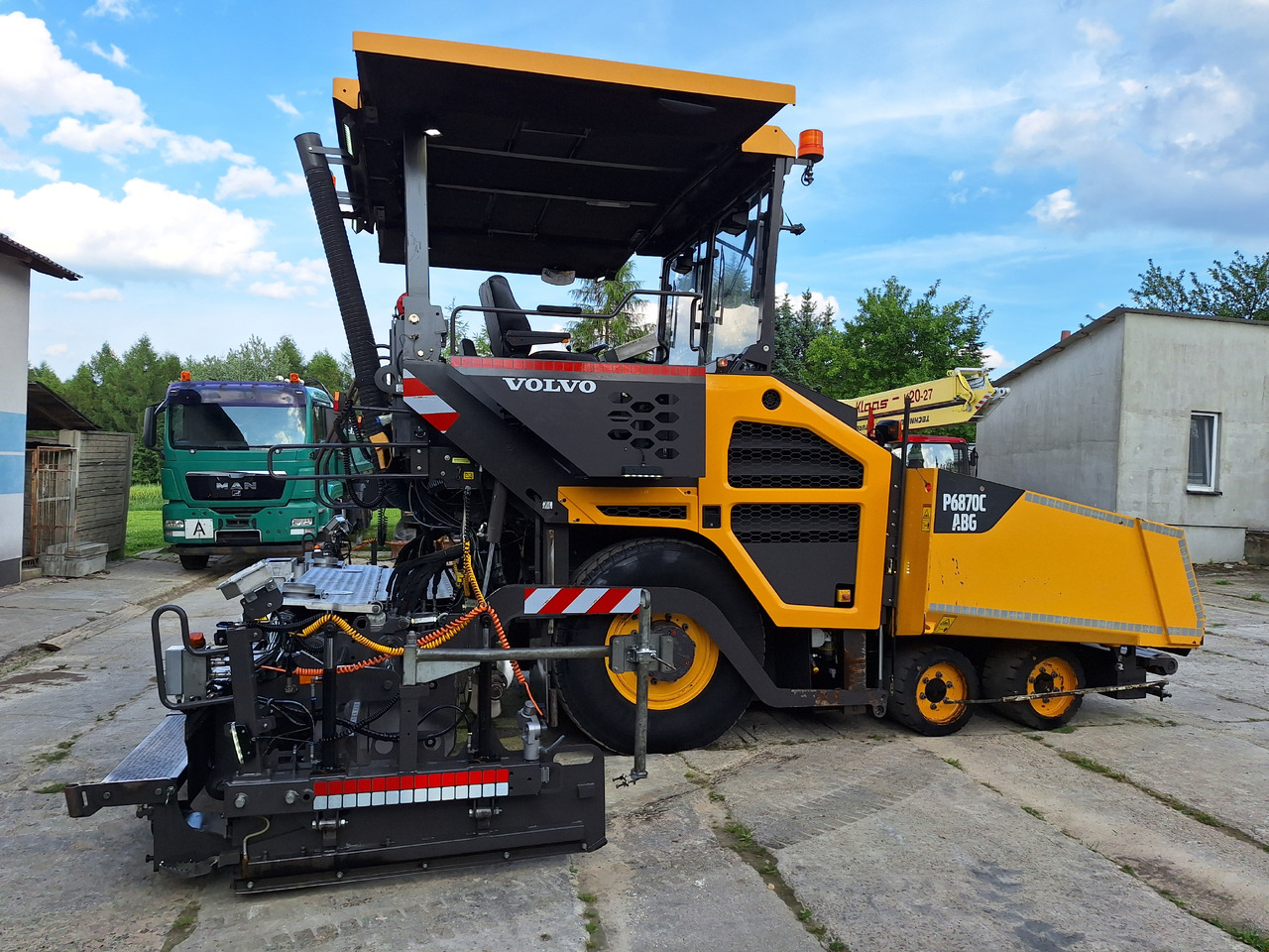 VOLVO P6870C - Pavimentadora de asfalto: foto 3 VOLVO P6870C - Pavimentadora de asfalto: foto 3