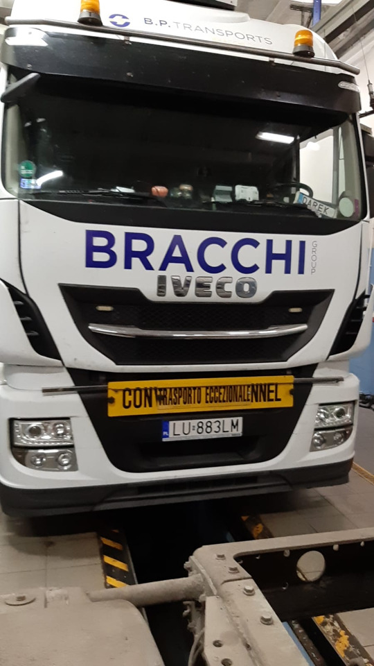 IVECO IVECO STRALIS 510 Hi-Way AS 440STX/P Euro VI z salonu Italia - Cabeza tractora: foto 4 IVECO IVECO STRALIS 510 Hi-Way AS 440STX/P Euro VI z salonu Italia - Cabeza tractora: foto 4