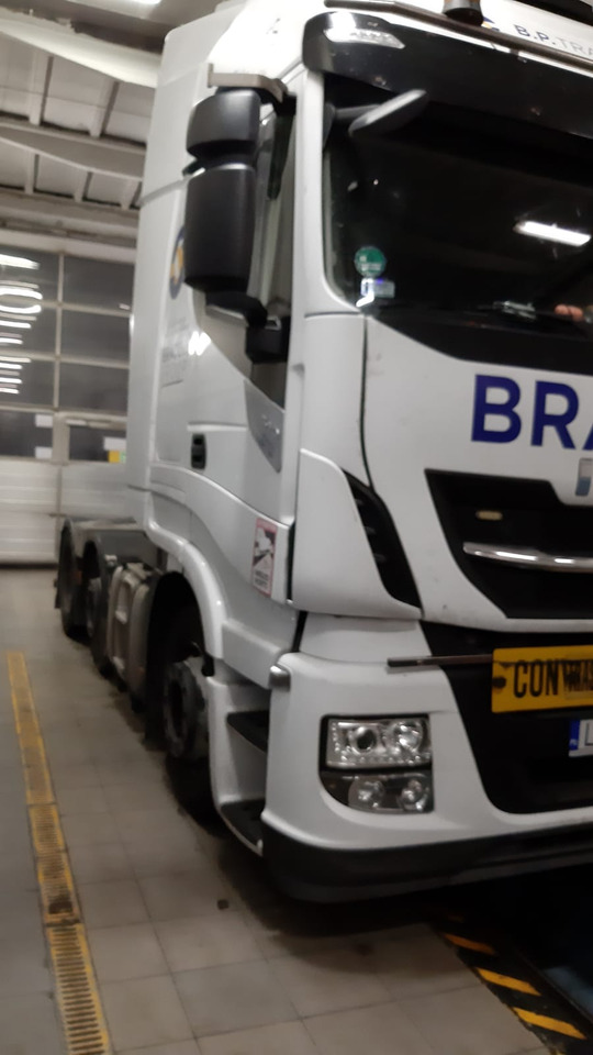 IVECO IVECO STRALIS 510 Hi-Way AS 440STX/P Euro VI z salonu Italia - Cabeza tractora: foto 5 IVECO IVECO STRALIS 510 Hi-Way AS 440STX/P Euro VI z salonu Italia - Cabeza tractora: foto 5