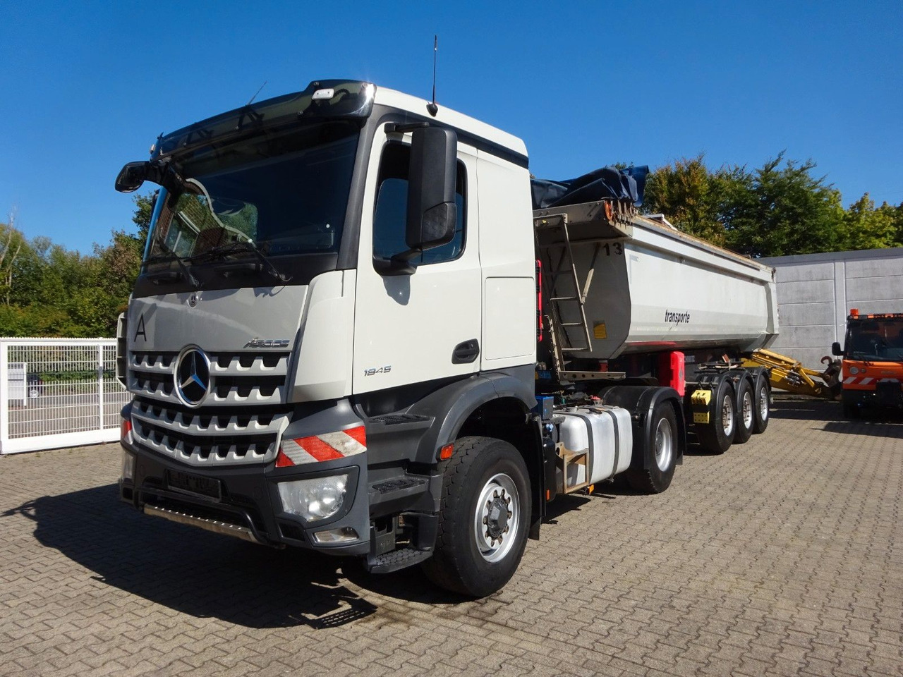 Mercedes-Benz 1845 Arocs SZM HAD 4x4 !!4 Stück verfügbar !! - Cabeza tractora: foto 1 Mercedes-Benz 1845 Arocs SZM HAD 4x4 !!4 Stück verfügbar !! - Cabeza tractora: foto 1
