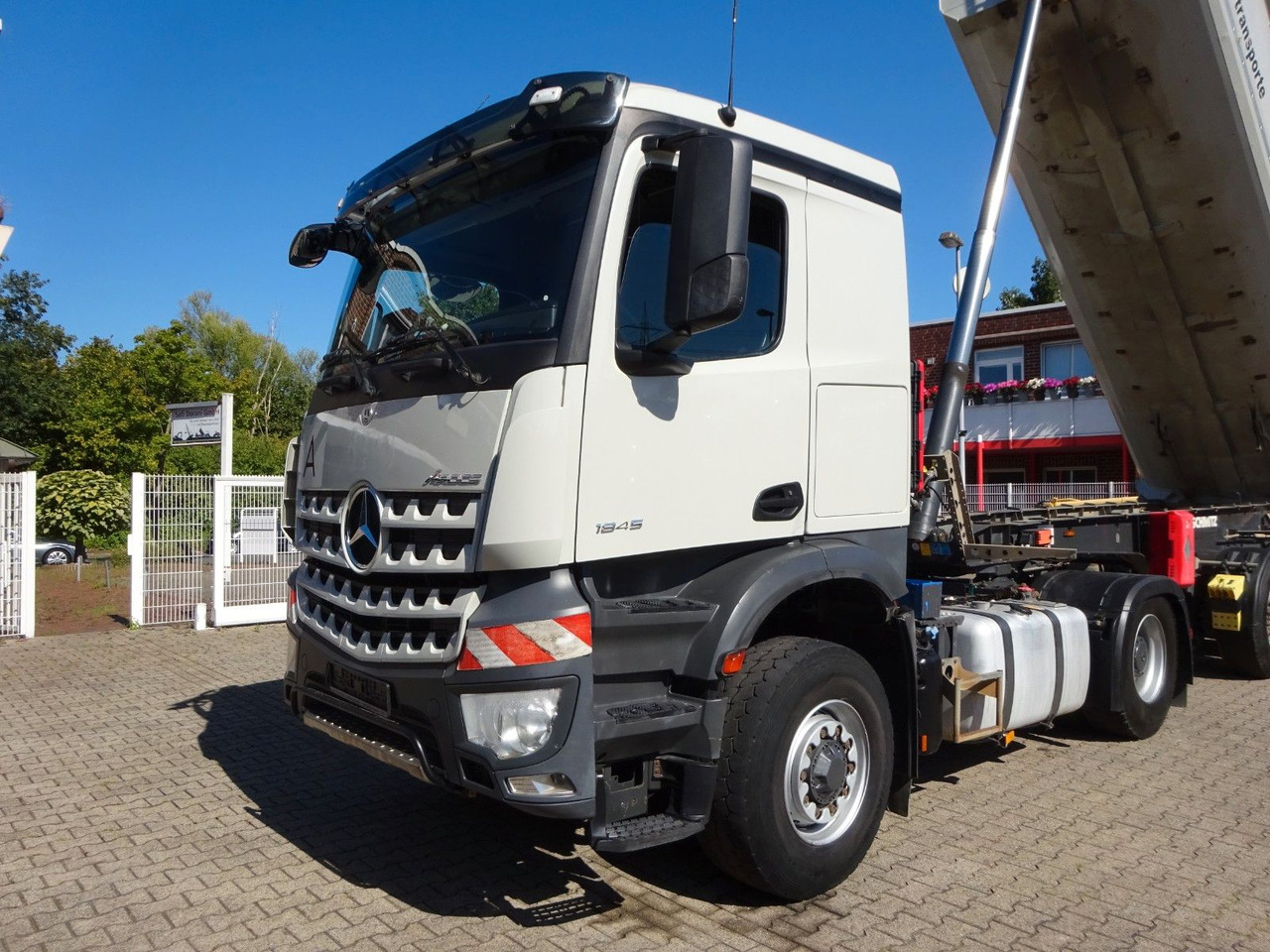 Mercedes-Benz 1845 Arocs SZM HAD 4x4 !!4 Stück verfügbar !! - Cabeza tractora: foto 2 Mercedes-Benz 1845 Arocs SZM HAD 4x4 !!4 Stück verfügbar !! - Cabeza tractora: foto 2