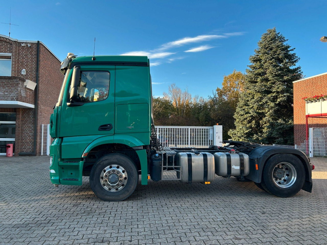 Mercedes-Benz Arocs 1845 SZM 4x4 HAD - Cabeza tractora: foto 5 Mercedes-Benz Arocs 1845 SZM 4x4 HAD - Cabeza tractora: foto 5