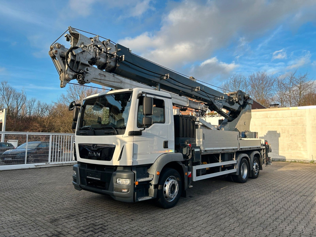 MAN 26.320+Böcker Dachdeckerkran AK46/6000+Seilwinde - Camión grúa: foto 2 MAN 26.320+Böcker Dachdeckerkran AK46/6000+Seilwinde - Camión grúa: foto 2