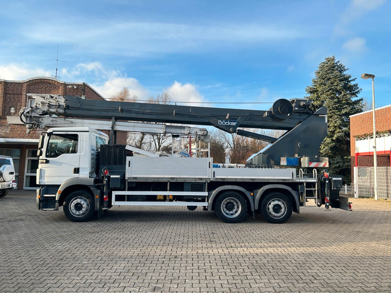 MAN 26.320+Böcker Dachdeckerkran AK46/6000+Seilwinde - Camión grúa: foto 3 MAN 26.320+Böcker Dachdeckerkran AK46/6000+Seilwinde - Camión grúa: foto 3