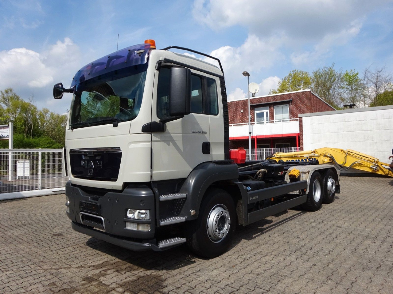 MAN 26.320 Multilift Abroller mit Lift+Lenkachse - Camión multibasculante: foto 2 MAN 26.320 Multilift Abroller mit Lift+Lenkachse - Camión multibasculante: foto 2