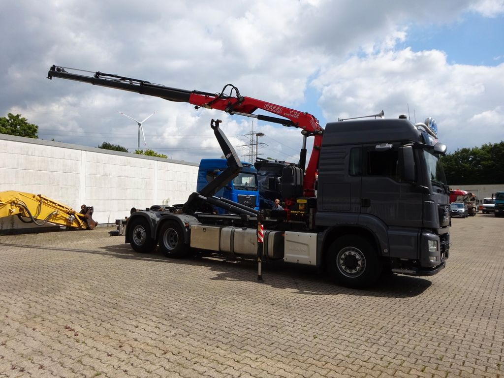 MAN 26.500 Abroller + Fassi F125A Kran 6x2-4 Allrad - Camión multibasculante, Camión grúa: foto 4 MAN 26.500 Abroller + Fassi F125A Kran 6x2-4 Allrad - Camión multibasculante, Camión grúa: foto 4