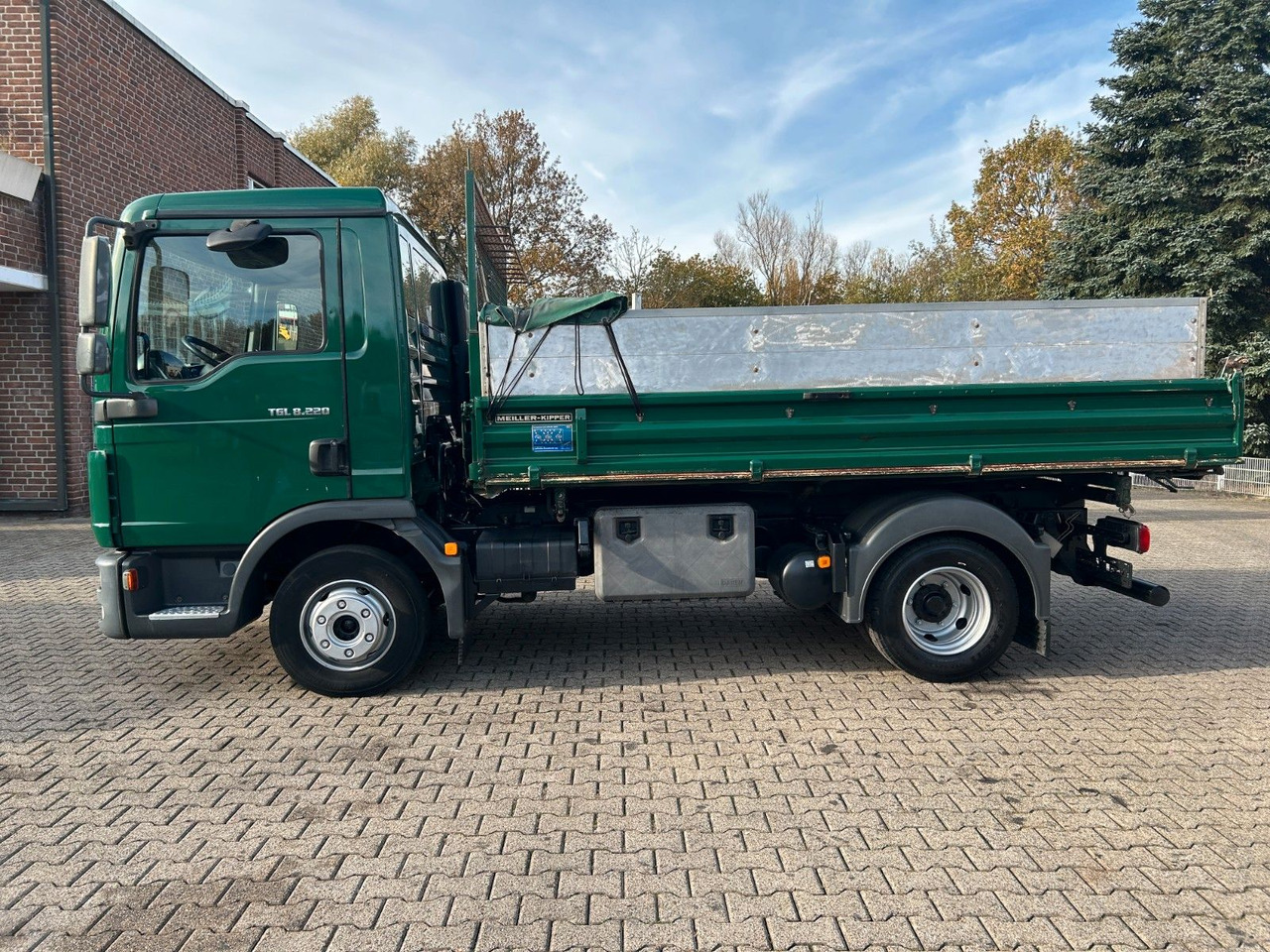 MAN 8.220 TGL MEILLER 3Skipper mit hohen Wänden - Camión volquete: foto 4 MAN 8.220 TGL MEILLER 3Skipper mit hohen Wänden - Camión volquete: foto 4