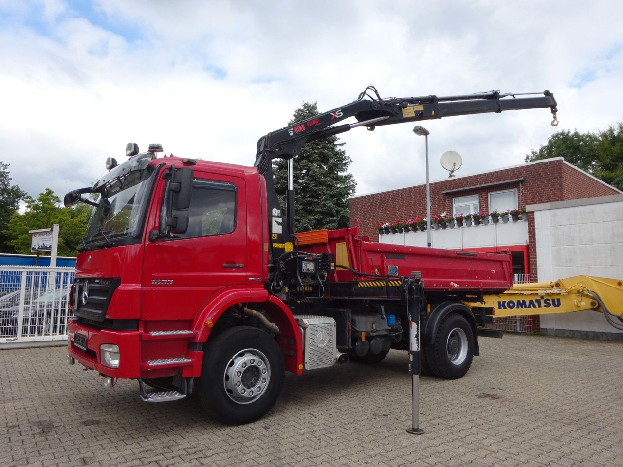 Mercedes-Benz 1833 Axor Meiller 3Skipper +HIAB 111 HIDUO +Funk - Camión volquete, Camión grúa: foto 4 Mercedes-Benz 1833 Axor Meiller 3Skipper +HIAB 111 HIDUO +Funk - Camión volquete, Camión grúa: foto 4