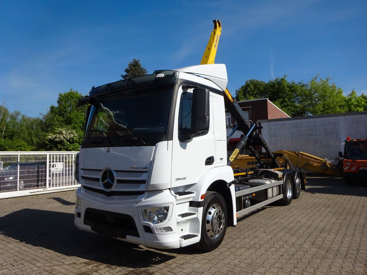 Mercedes-Benz 2543 Antos PALFINGER Abroller - Camión multibasculante: foto 1 Mercedes-Benz 2543 Antos PALFINGER Abroller - Camión multibasculante: foto 1
