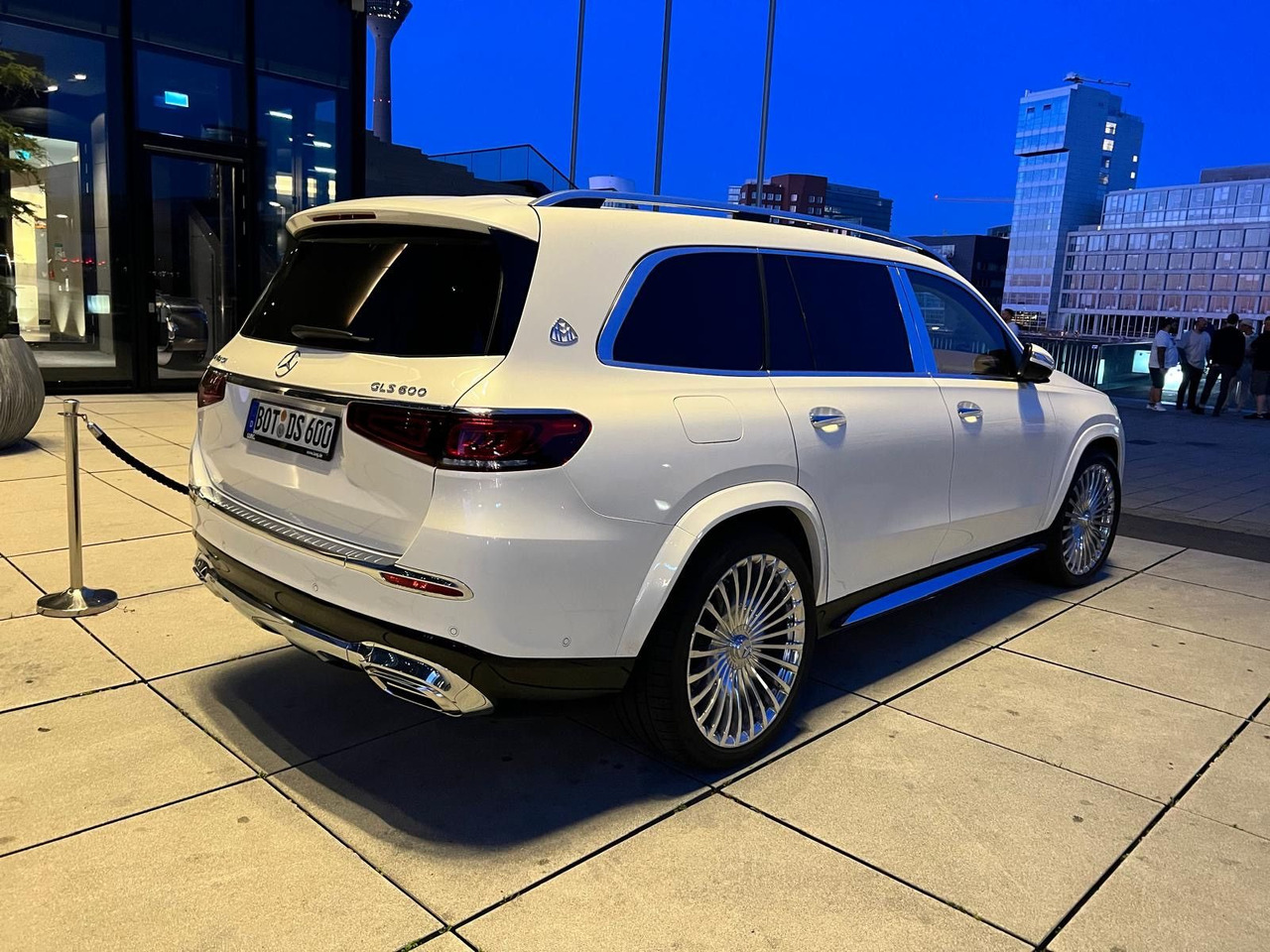 Mercedes-Benz GLS 600 Maybach 4Matic | 23 ZOLL | BURMESTER Mercedes-Benz GLS 600 Maybach 4Matic | 23 ZOLL | BURMESTER - SUV/ Todoterreno: foto 5 Mercedes-Benz GLS 600 Maybach 4Matic | 23 ZOLL | BURMESTER Mercedes-Benz GLS 600 Maybach 4Matic | 23 ZOLL | BURMESTER - SUV/ Todoterreno: foto 5