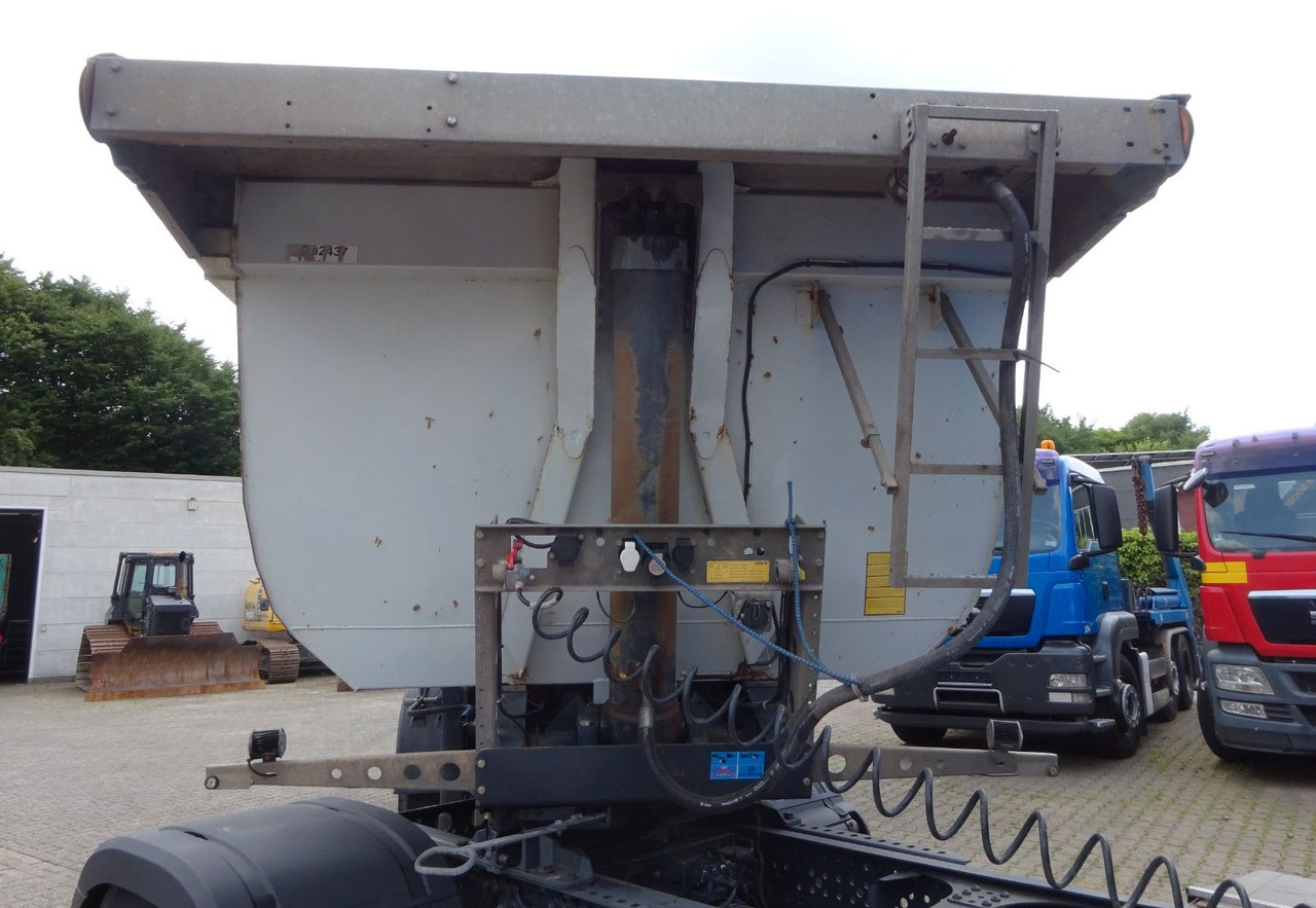 Schmitz Cargobull SGF S3 Kipp Auflieger Mulde mit 3 Achsen - Semirremolque volquete: foto 4 Schmitz Cargobull SGF S3 Kipp Auflieger Mulde mit 3 Achsen - Semirremolque volquete: foto 4