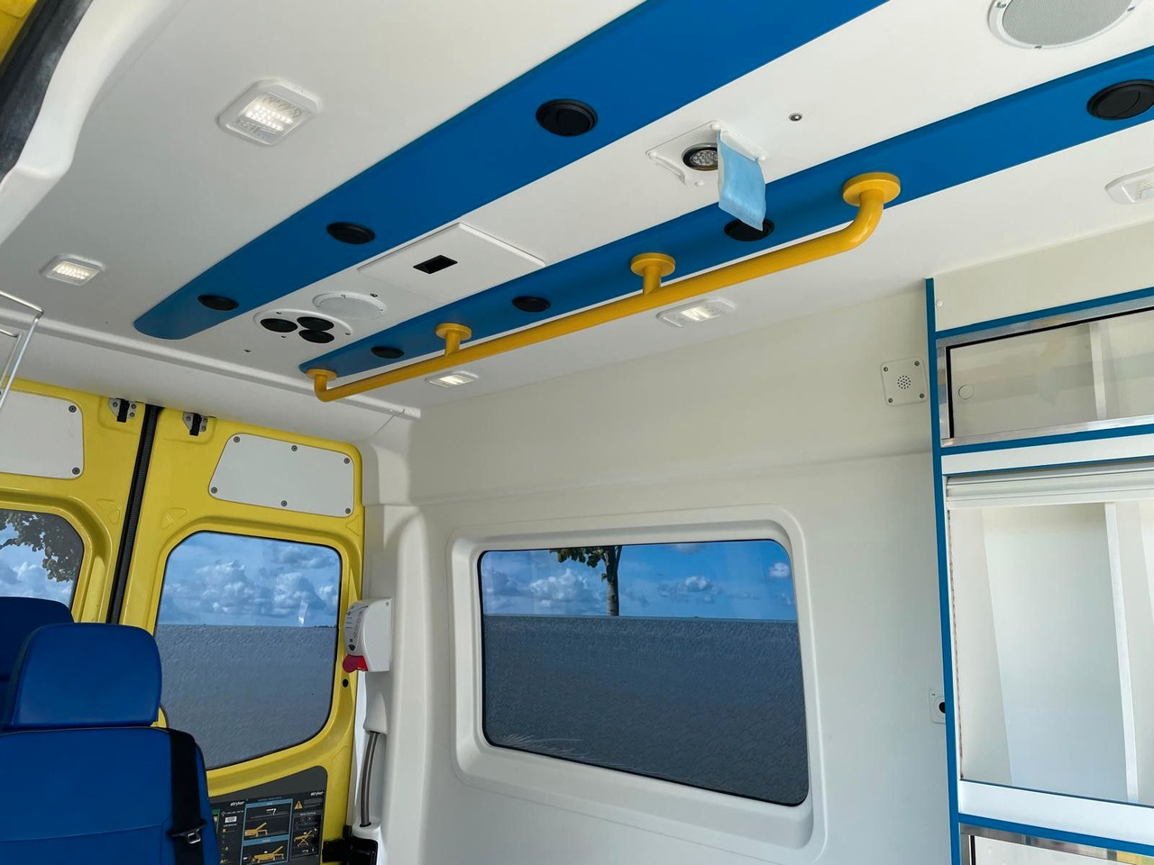Ambulancia Mercedes-Benz Sprinter II Kasten 316 CDI Aut Ambulance*: foto 18